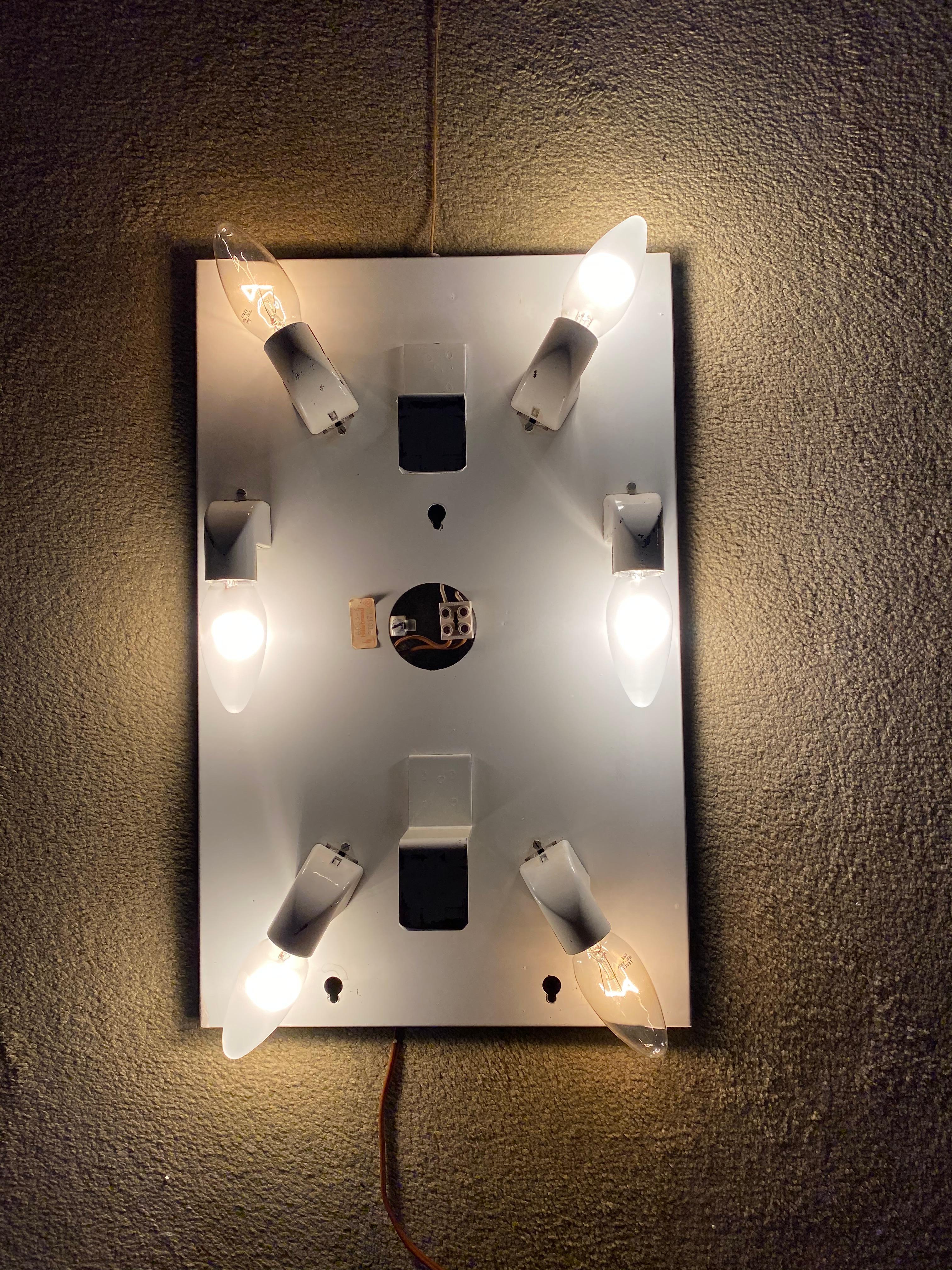 Illuminated mirror by Hillebrand For Sale 1