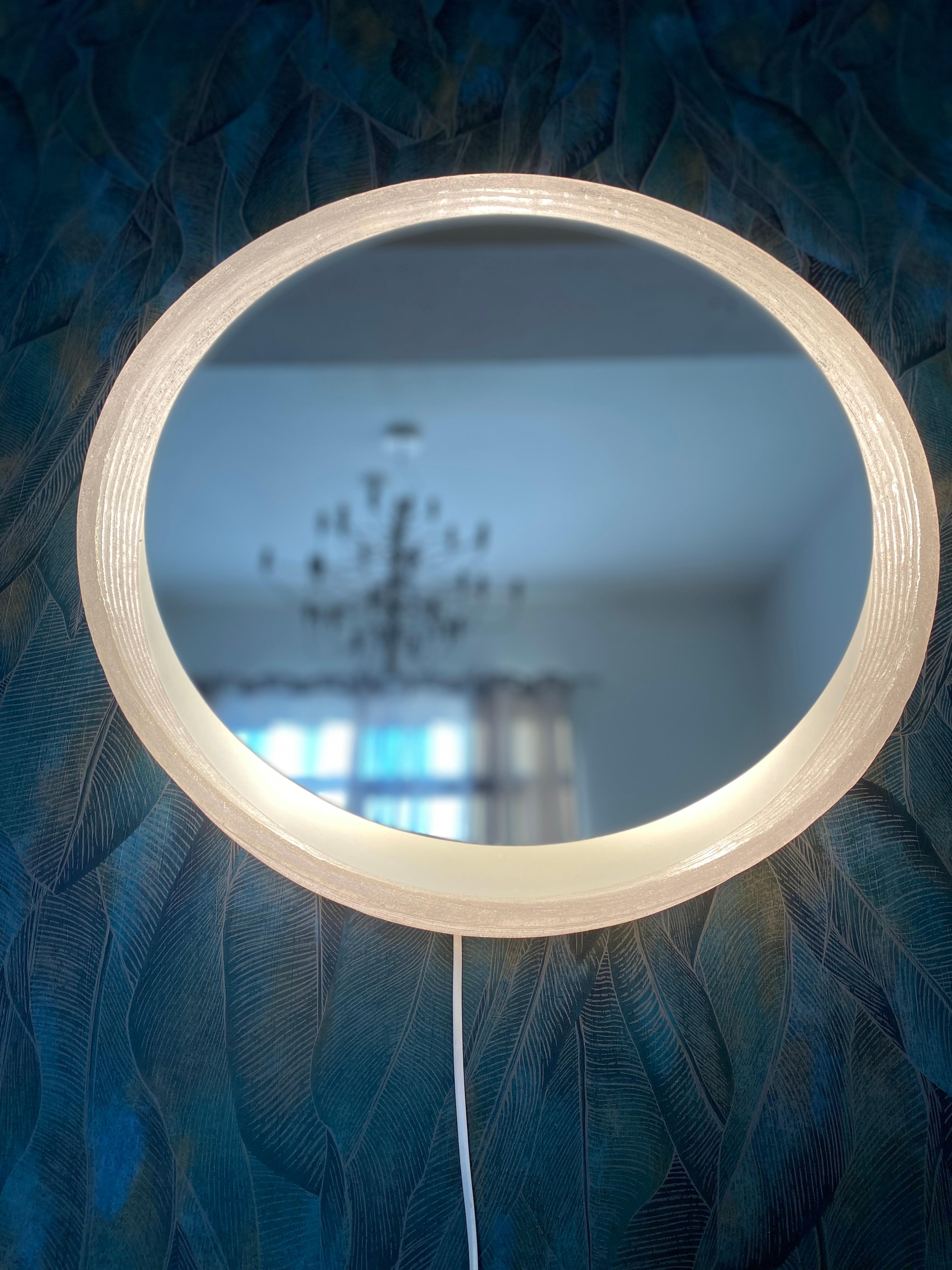 Specchio illuminato di Hillebrand in vendita 3
