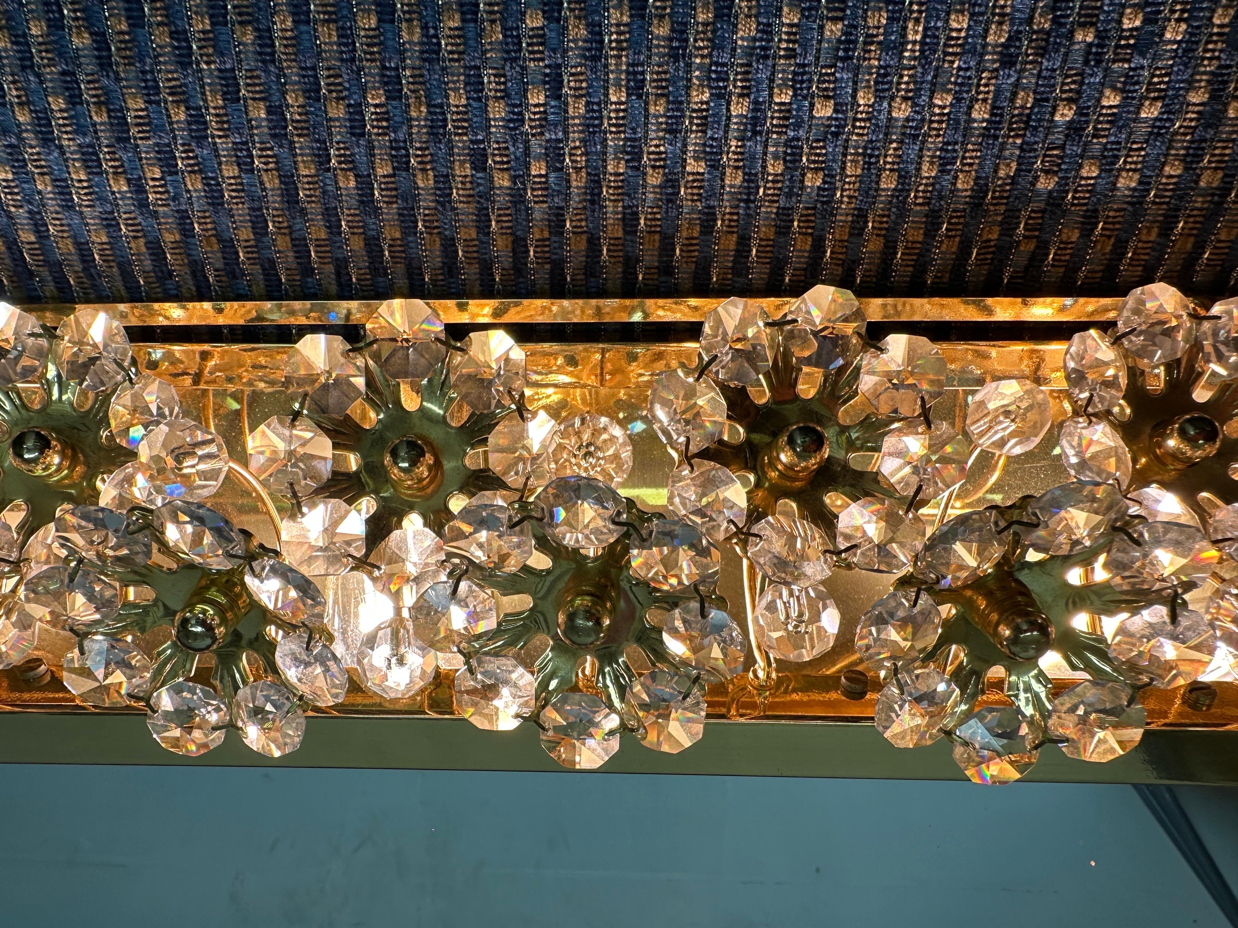 Beleuchteter Spiegel mit Kristallblumen von Palwa (Ende des 20. Jahrhunderts) im Angebot
