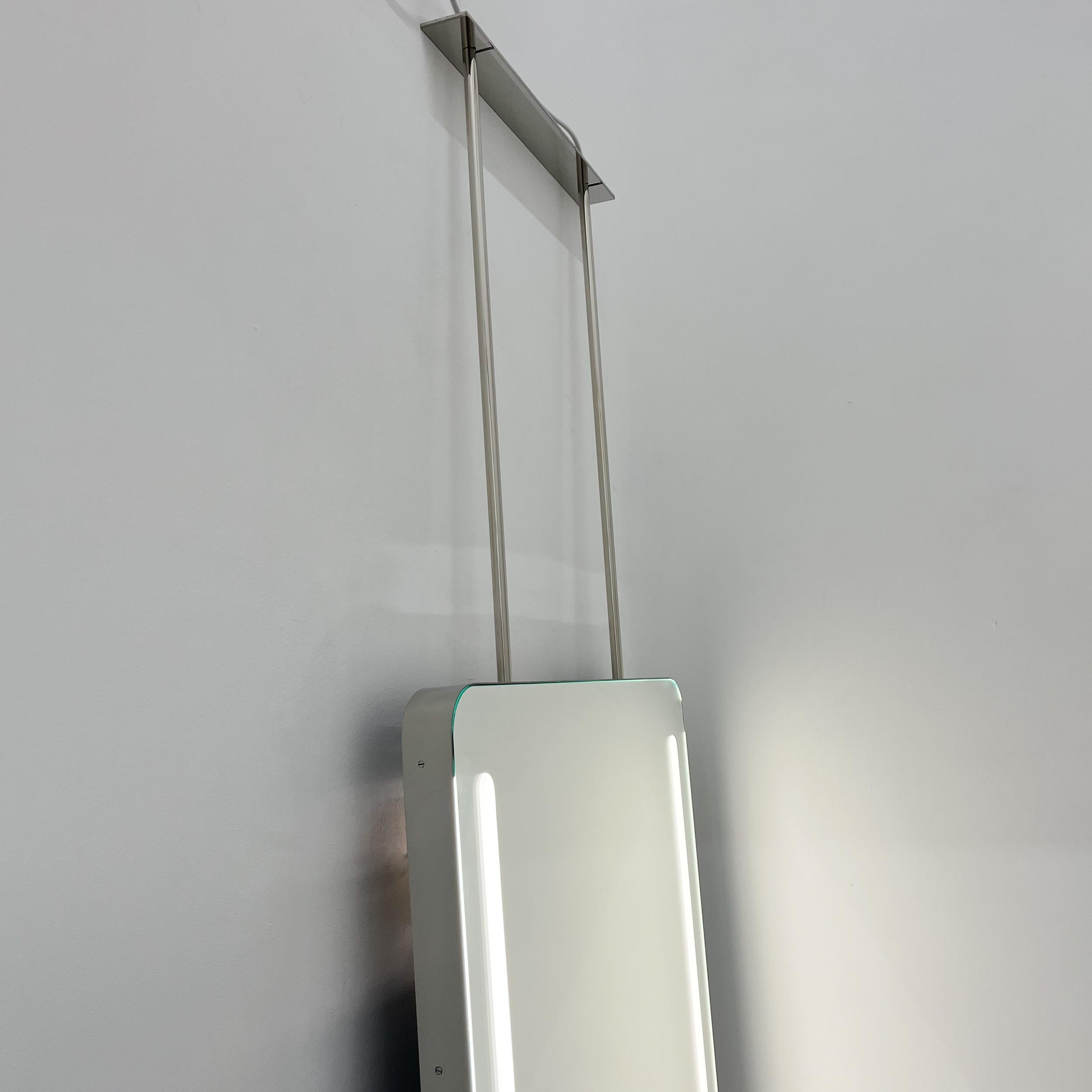 Beleuchteter, von der Decke abgehängter, rechteckiger Quadris-Spiegel mit Edelstahlrahmen (Industriell) im Angebot