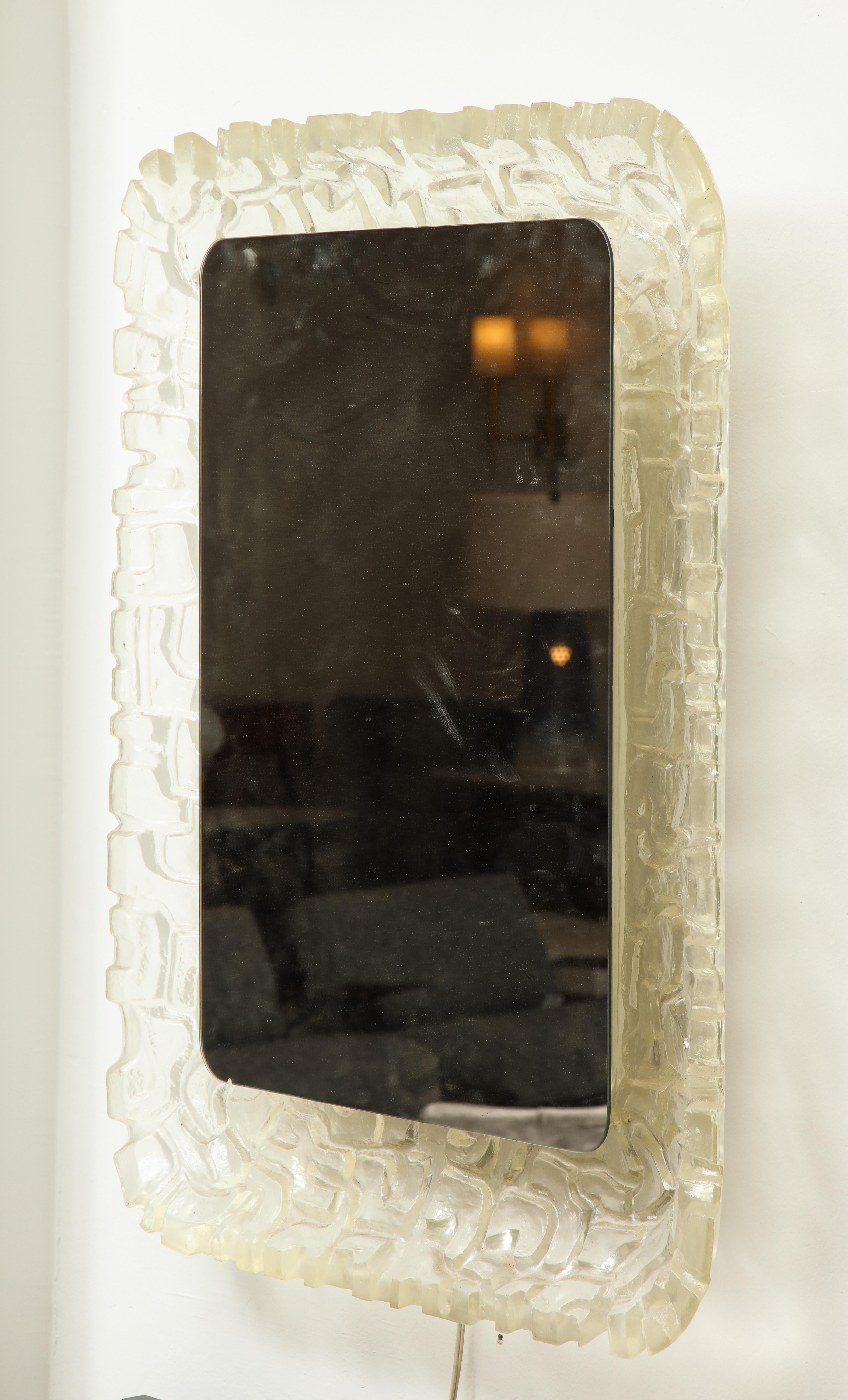Illuminated Rectangular Mirror with Molded Resin Scalloped Frame 3