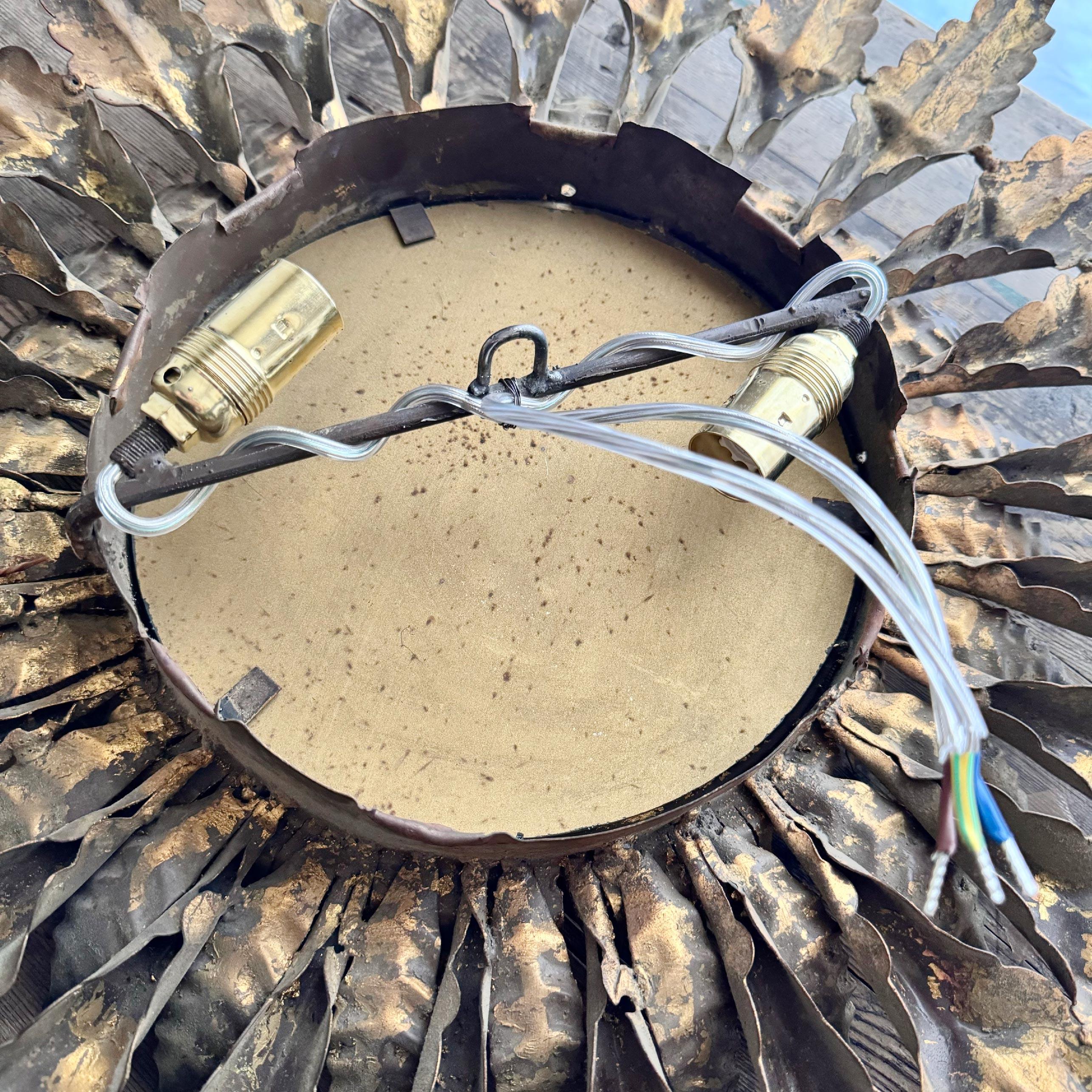 Espejo Sunburst de Metal Dorado Español Iluminado en venta 6
