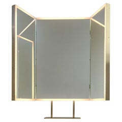 Beleuchteter rechteckiger Triptychon-Spiegel mit Messingrahmen und -rückwand