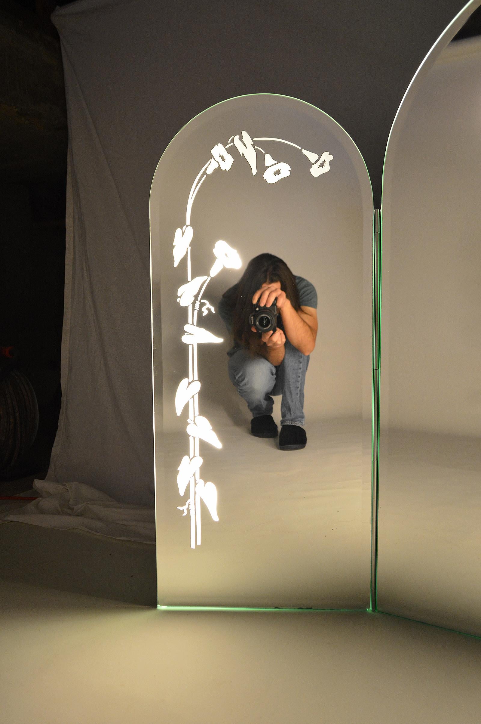 Illuminated Triptych Mirror, Italy, circa 1970-1980 4