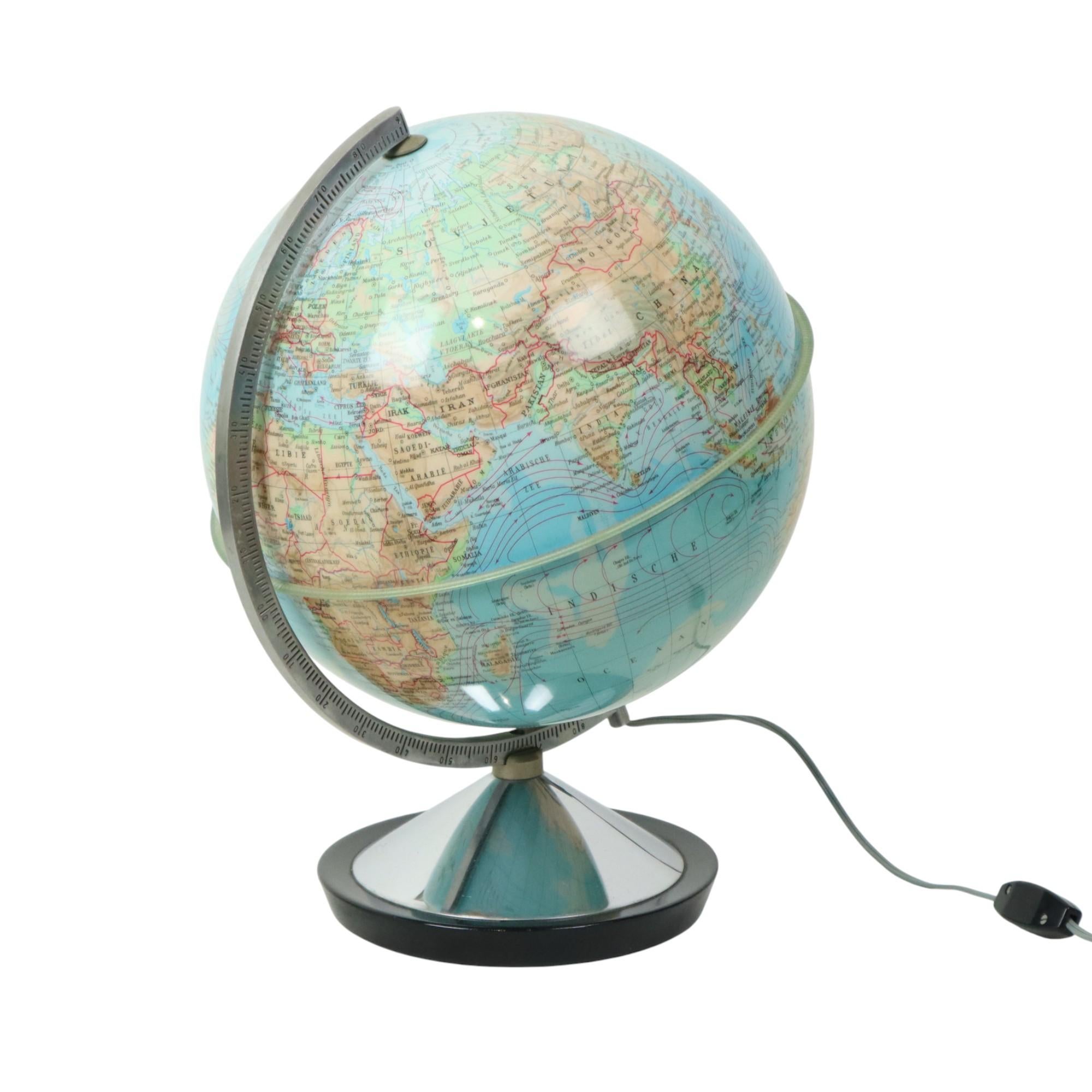 Belge Illuminated World Globe Lamp 1967 Standard Globe Dutch Gdp Italy en vente