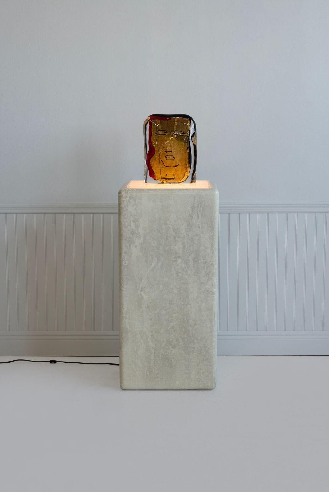 Mid-Century moderno Piedistallo illuminante in finto travertino in vendita