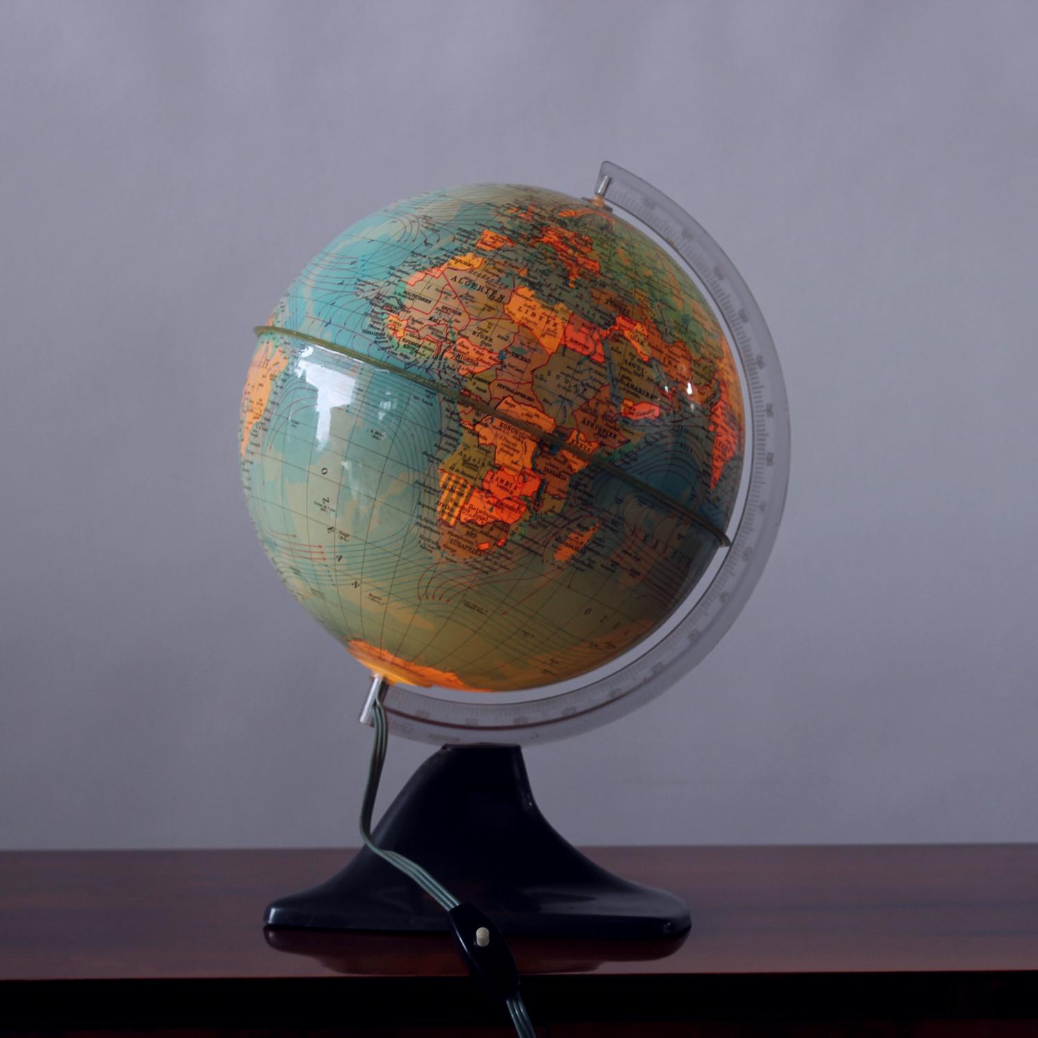 Globo illuminante in plastica vintage, Cecoslovacchia 1960 in vendita 4