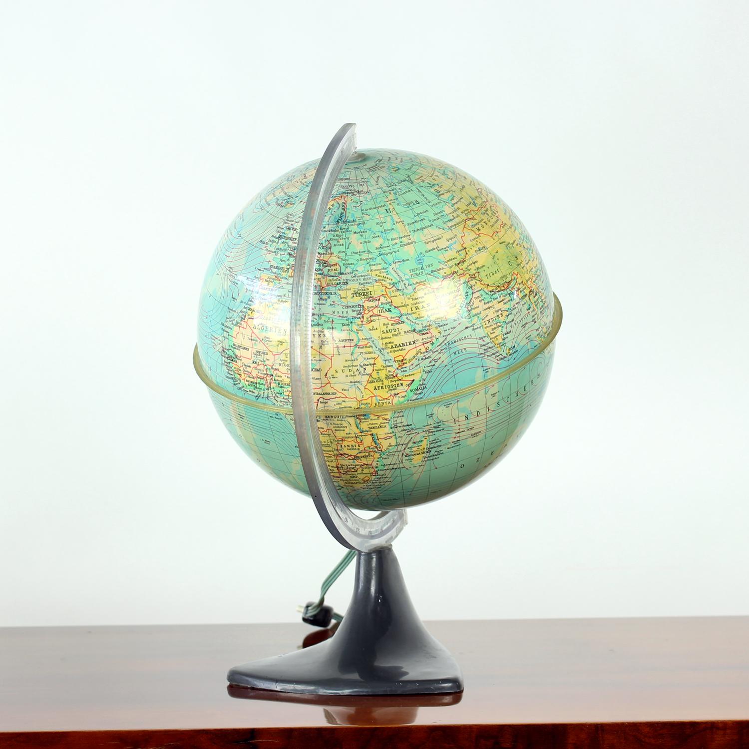 Slovacco Globo illuminante in plastica vintage, Cecoslovacchia 1960 in vendita