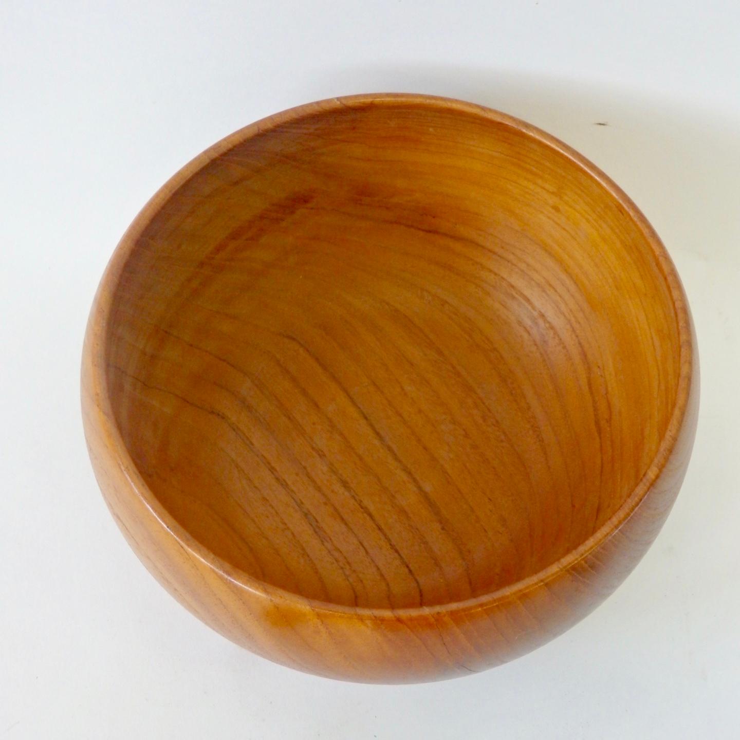 Illums Bolighus Kay Bojesen Style Turned Teak Bowl In Good Condition In Ferndale, MI