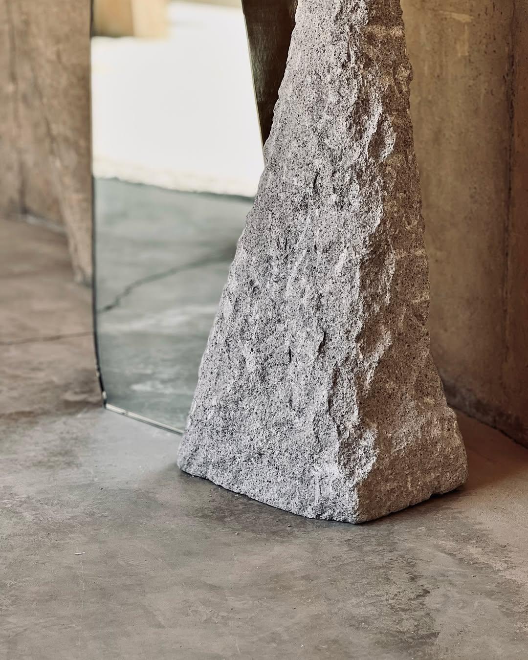 Irregular Wavy Single Mirror with Natural Grey Stone Base by Andres Monnier In New Condition For Sale In Geneve, CH