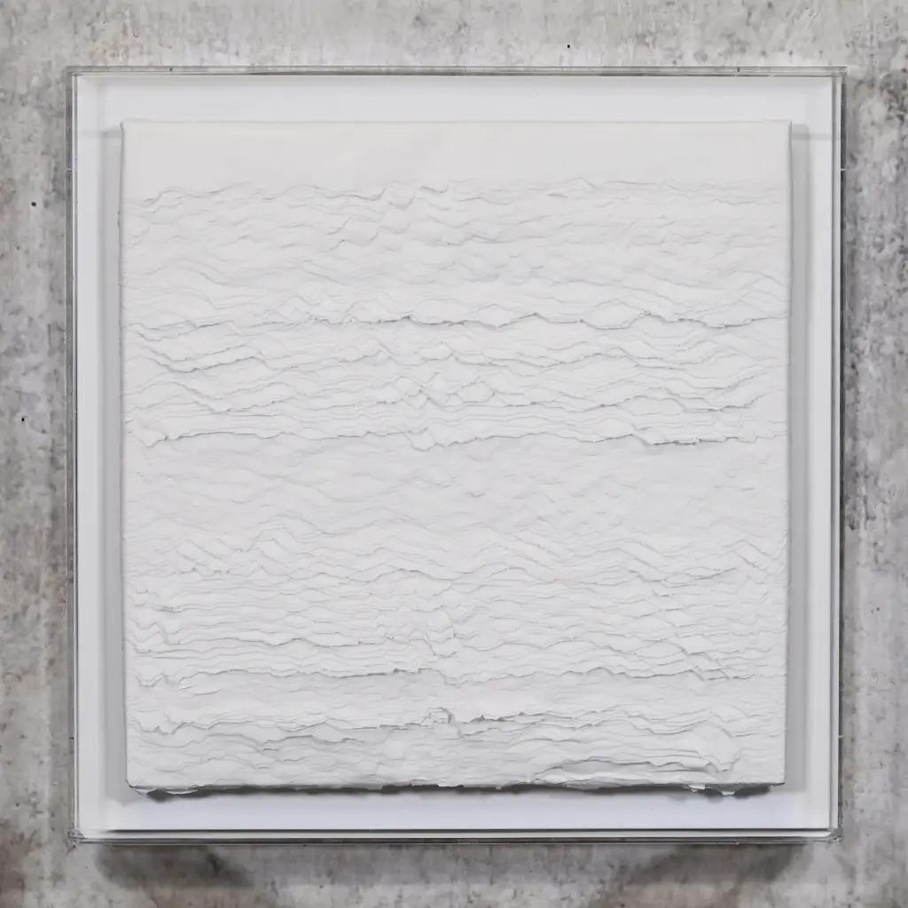 Bringen Sie zeitgenössische Kunst in Ihren Raum mit 