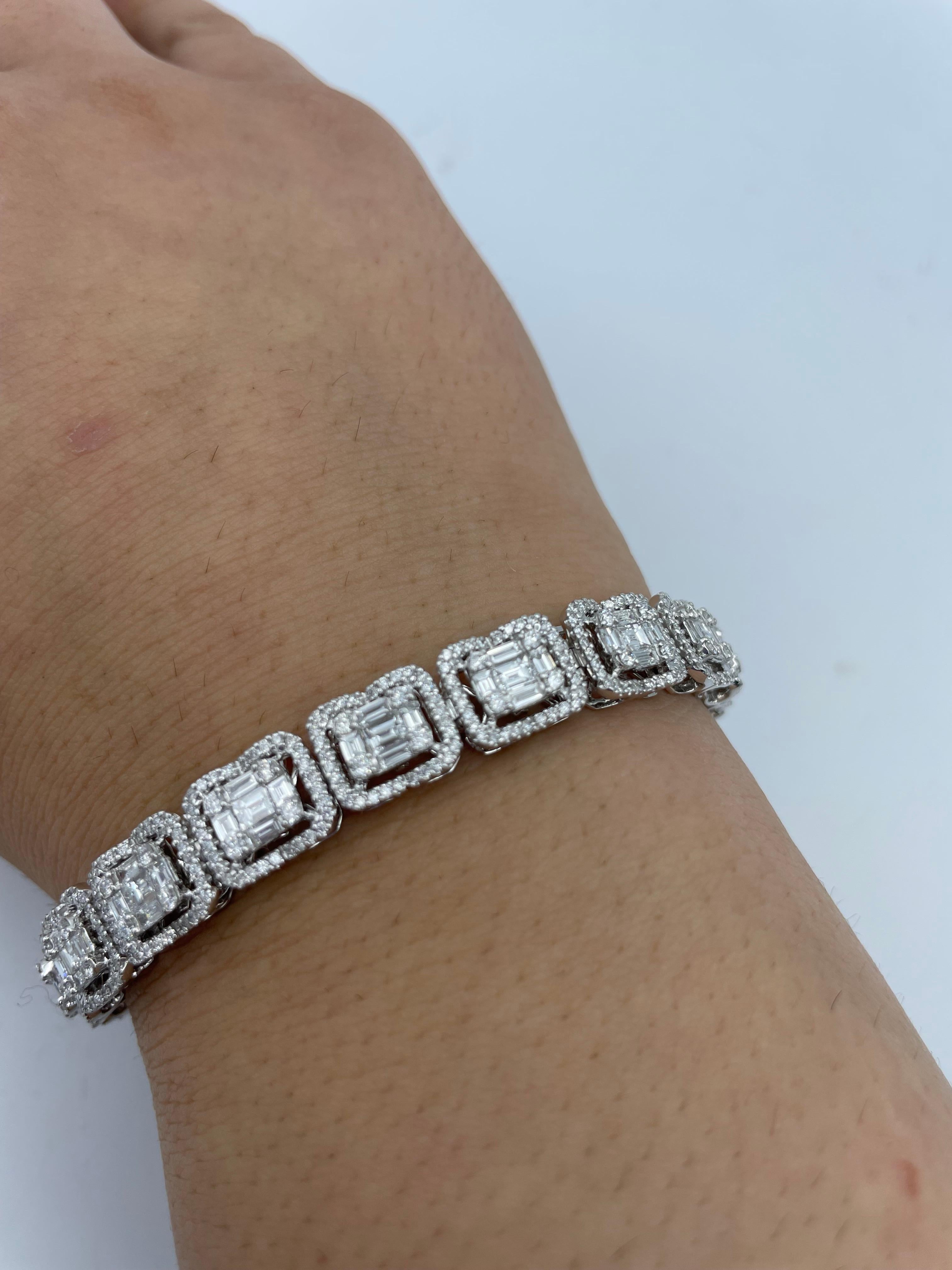 Baguette Cut Illusion Baguette Diamond Link Bracelet For Sale