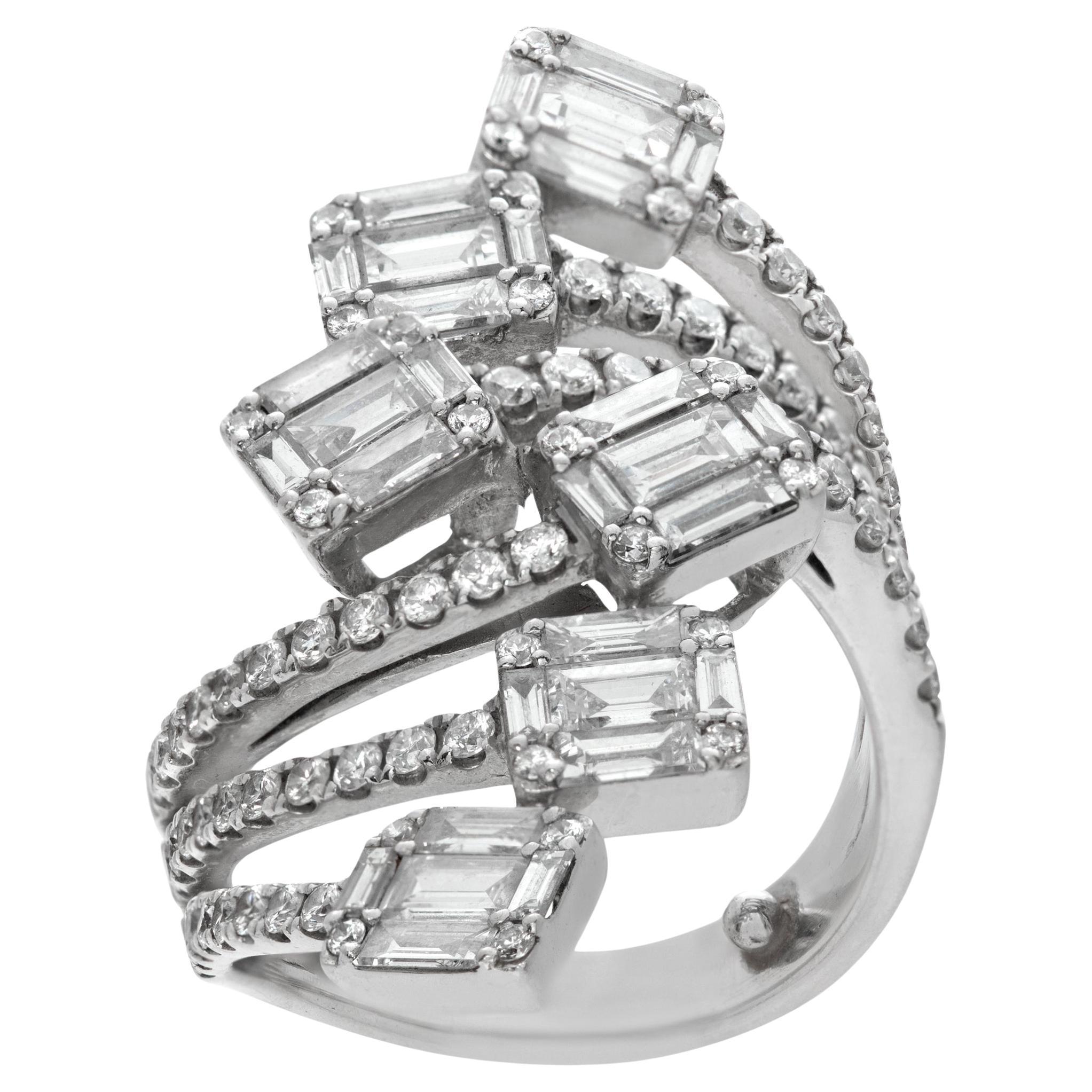 Illusion baguettes & round brilliant cut diamonds ring in white gold For Sale