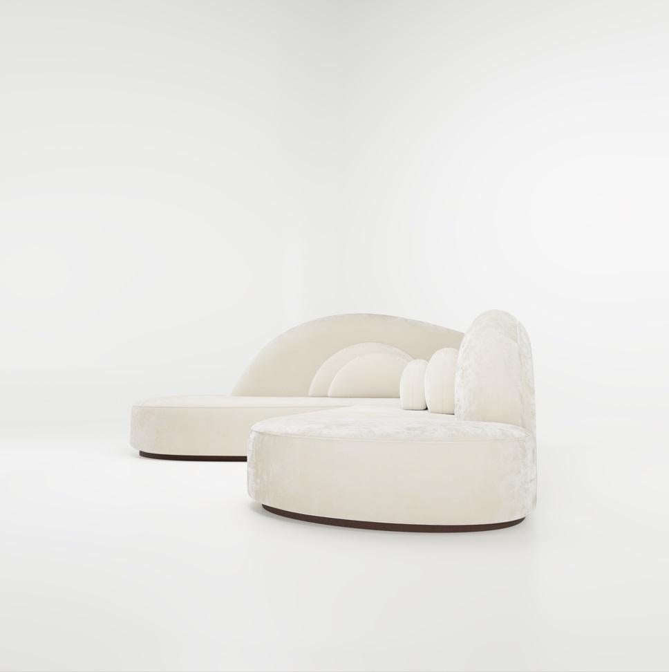 Illusion Curved Corner Sofa in High Performing Ecru Velvet von Sidani Design (Moderne) im Angebot