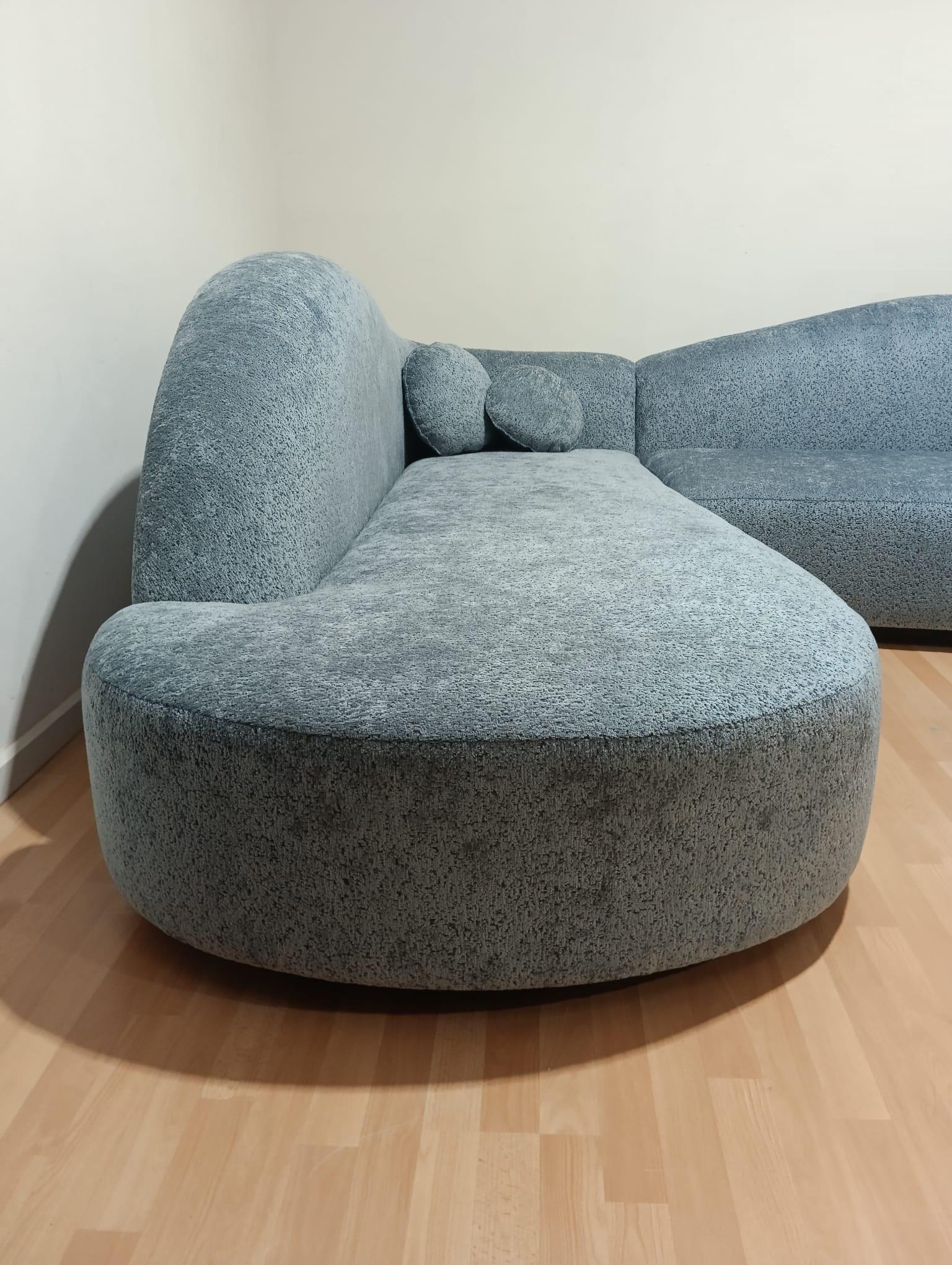 Illusion Curved Corner Sofa in High Performing Ecru Velvet von Sidani Design (Polster) im Angebot