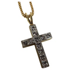 Collier pendentif croisé Illusion en or 18 carats à monture invisible