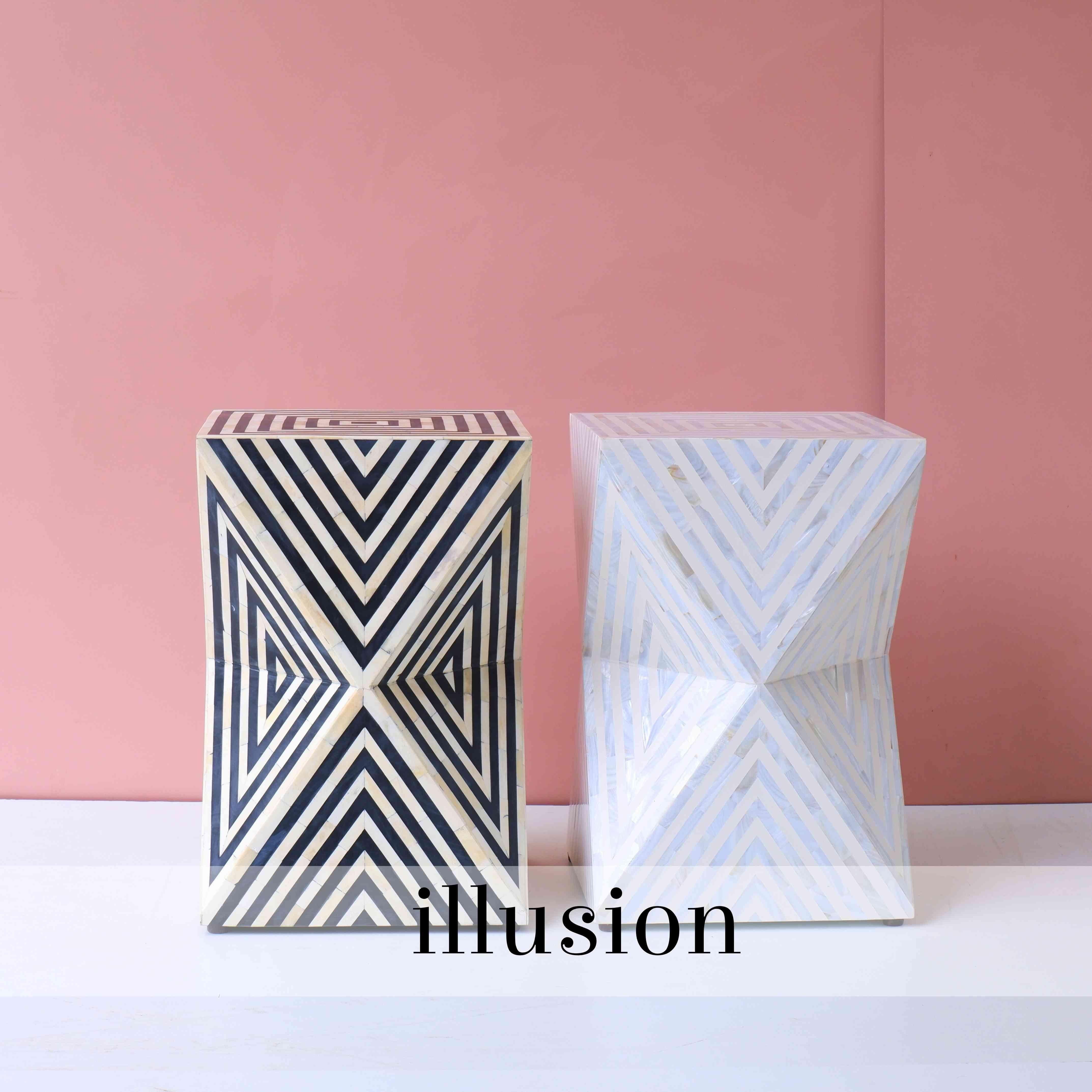 Un duo d'incrustations d'os et de nacre est absolument exquis ! L'artisanat complexe de l'incrustation d'os et la beauté opulente de la nacre créent une juxtaposition étonnante de textures et de matériaux.

En tant que meuble de décoration