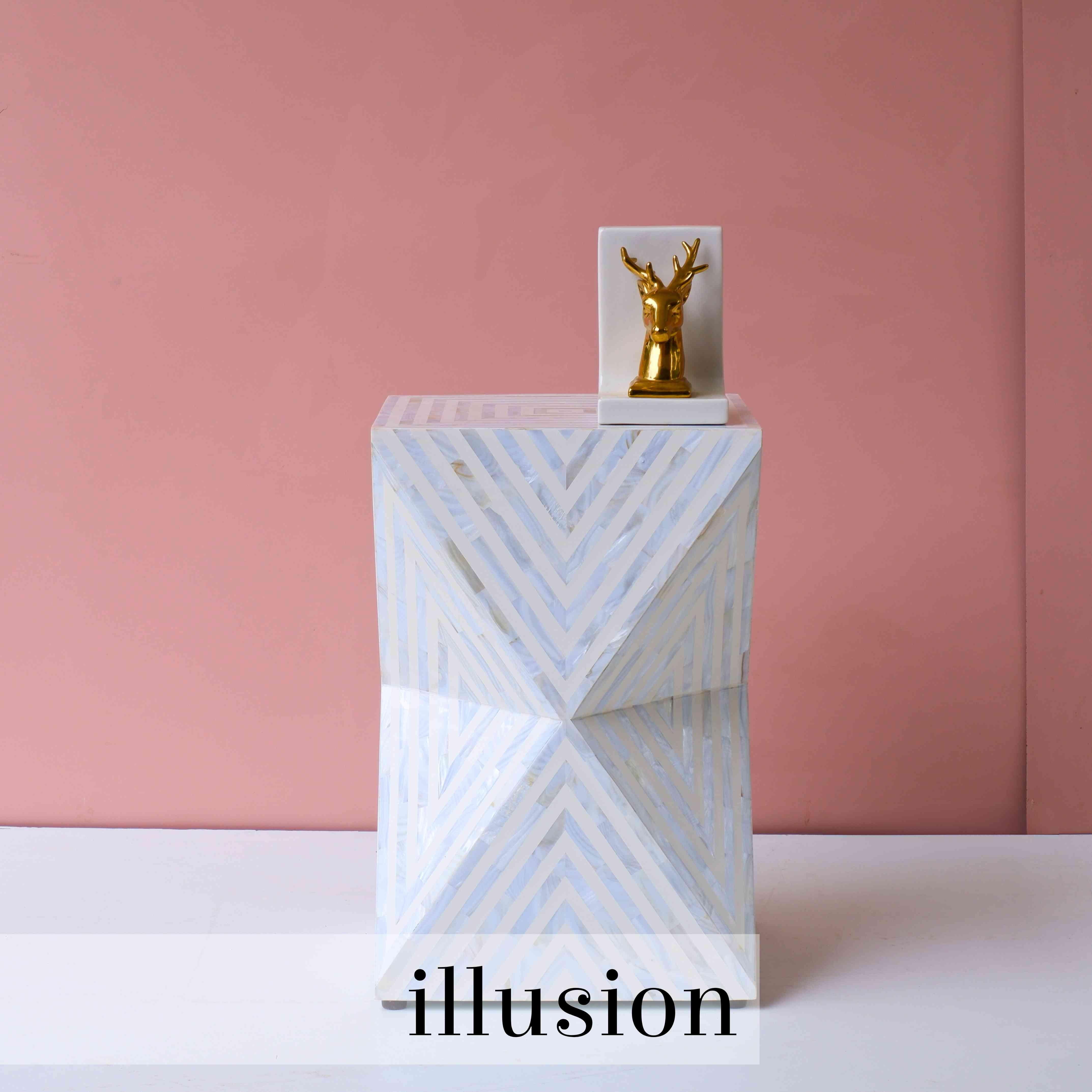 Indien Tables d'extrémité Illusion en vente