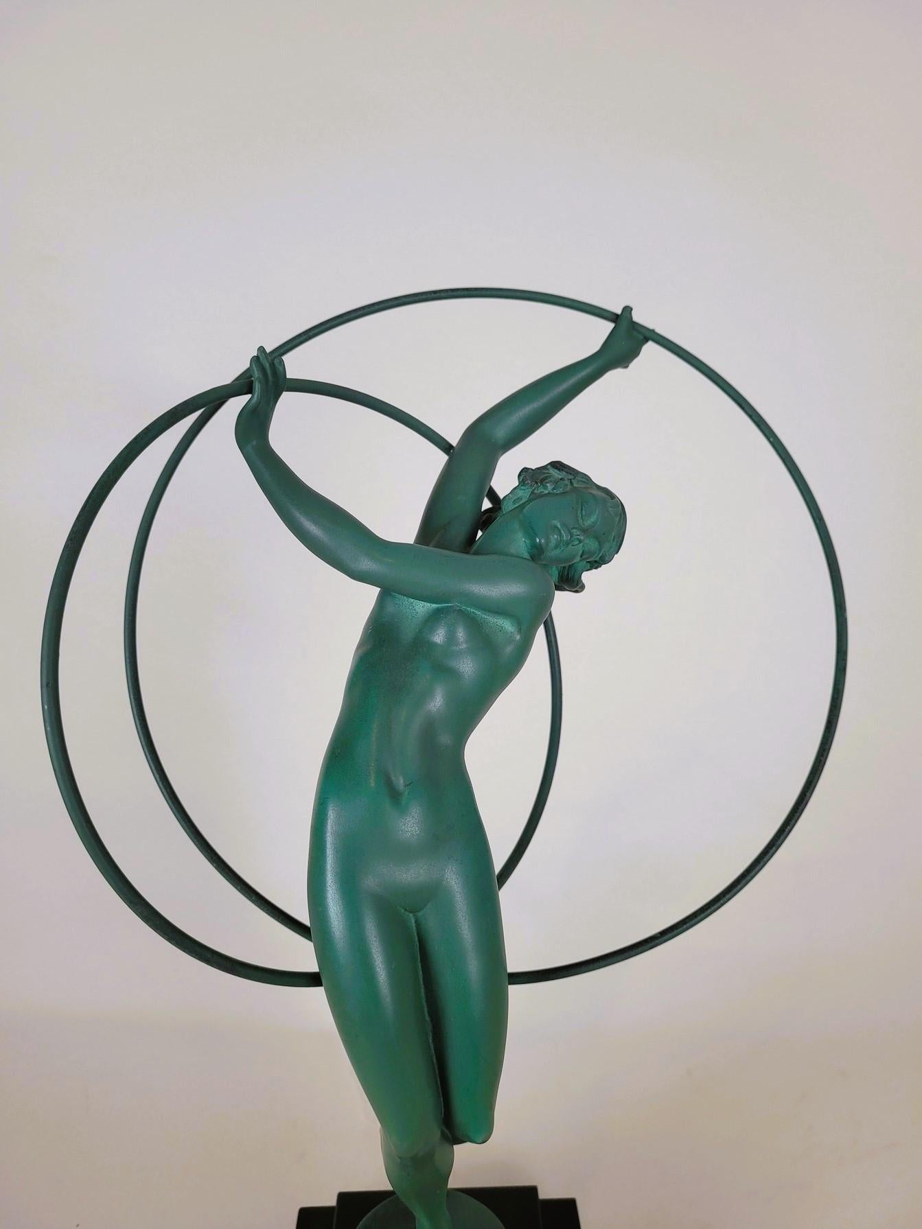 Illusion, Fayral und Max Le Verrier, signierte Skulptur, Art déco, 20. Jahrhundert (Zink)