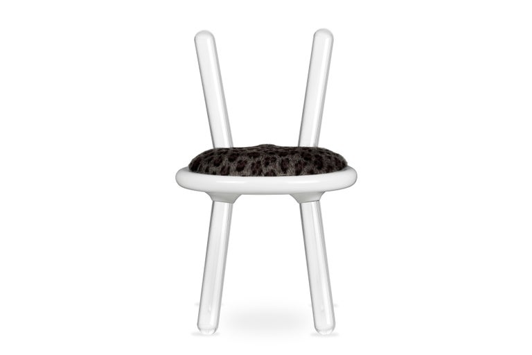 Contemporary Illusion Leopard Kids Chair in Acrylic with Fur Seat by Circu Magical Furniture For Sale