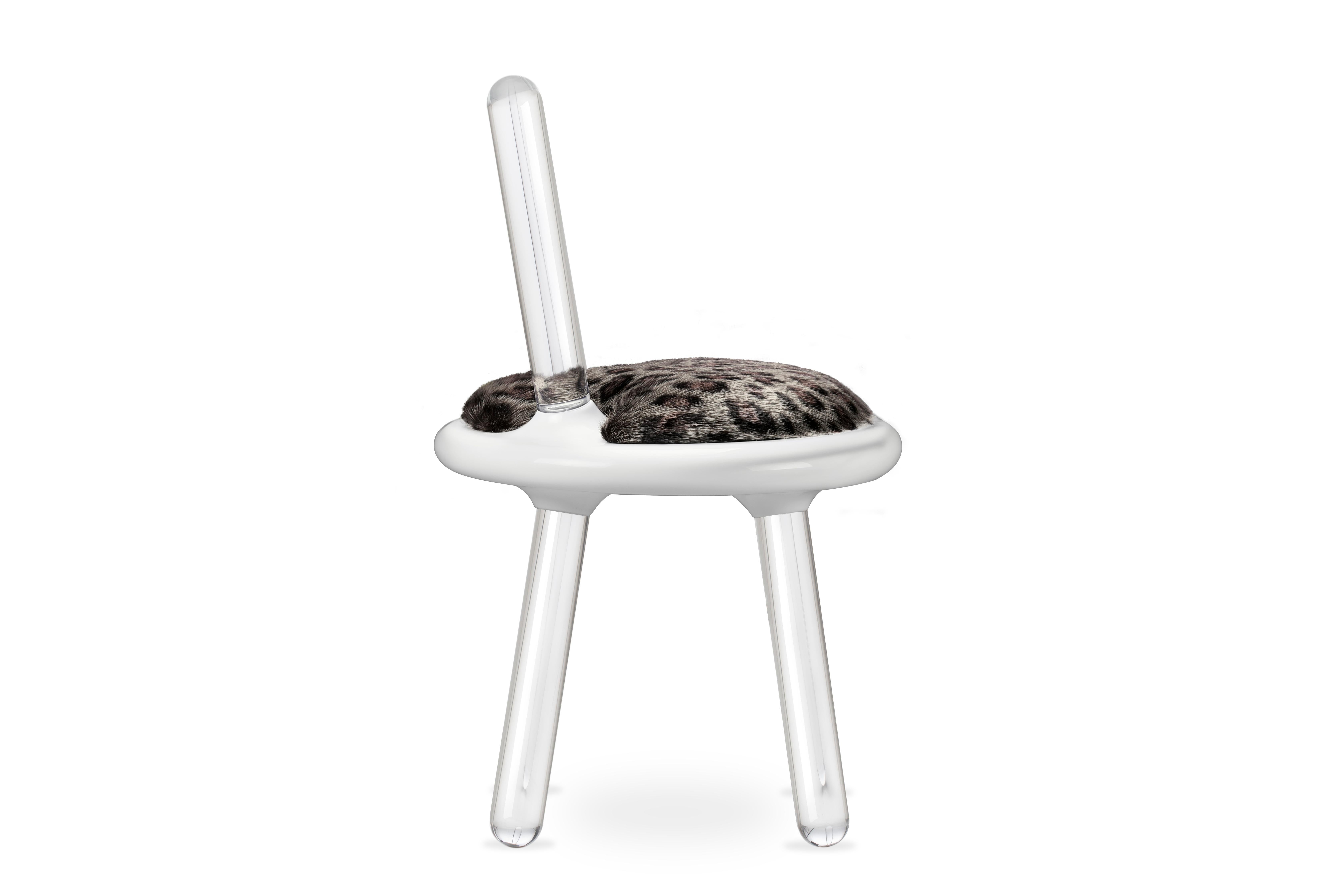 Contemporary Illusion Leopard Kids Chair in Acrylic with Fur Seat by Circu Magical Furniture For Sale