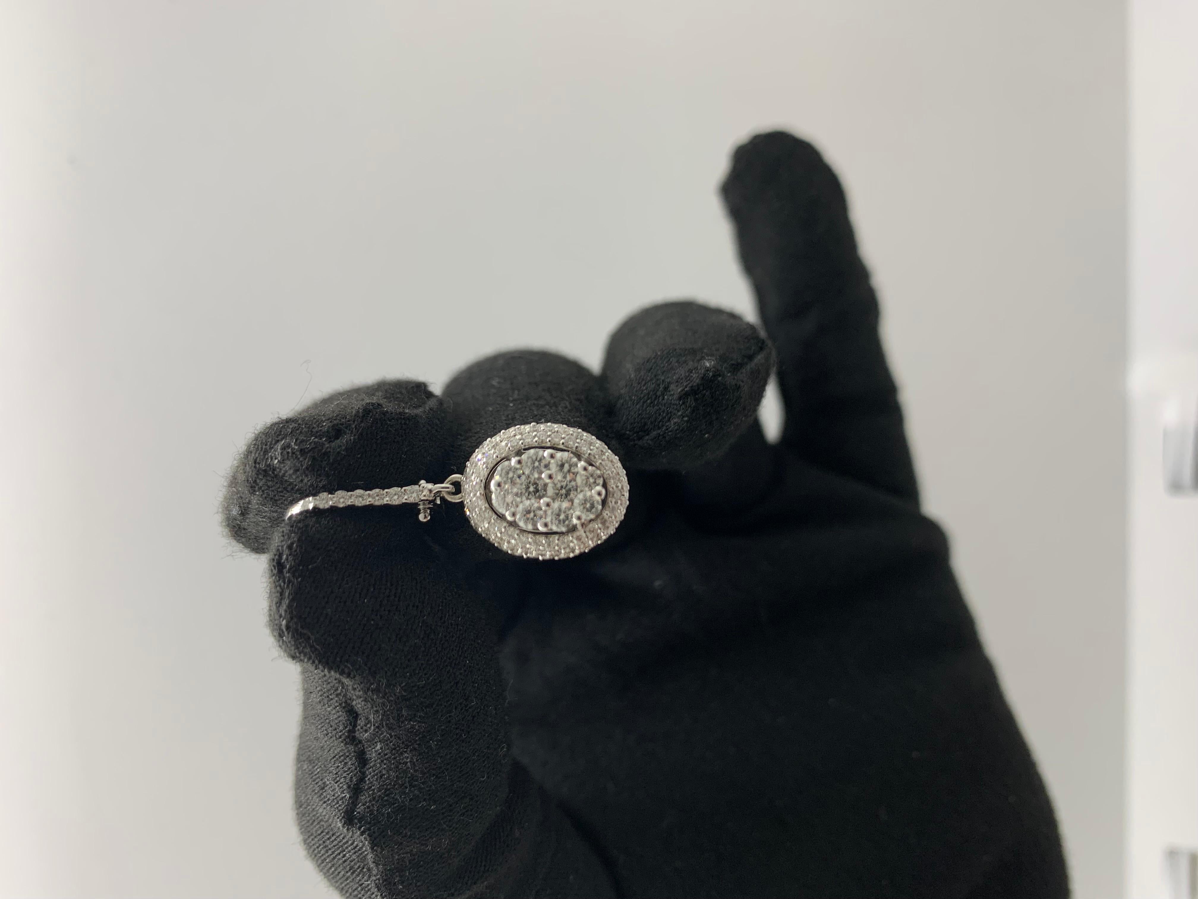 Pendientes Gota Ovalada Ilusión de Diamantes en Oro Blanco de 18 K en Nuevo estado para la venta en Los Angeles, CA