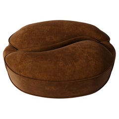 Pouf Illusion tapissé de velours Brown par Alexandre Ligios, chaise Organic Curves