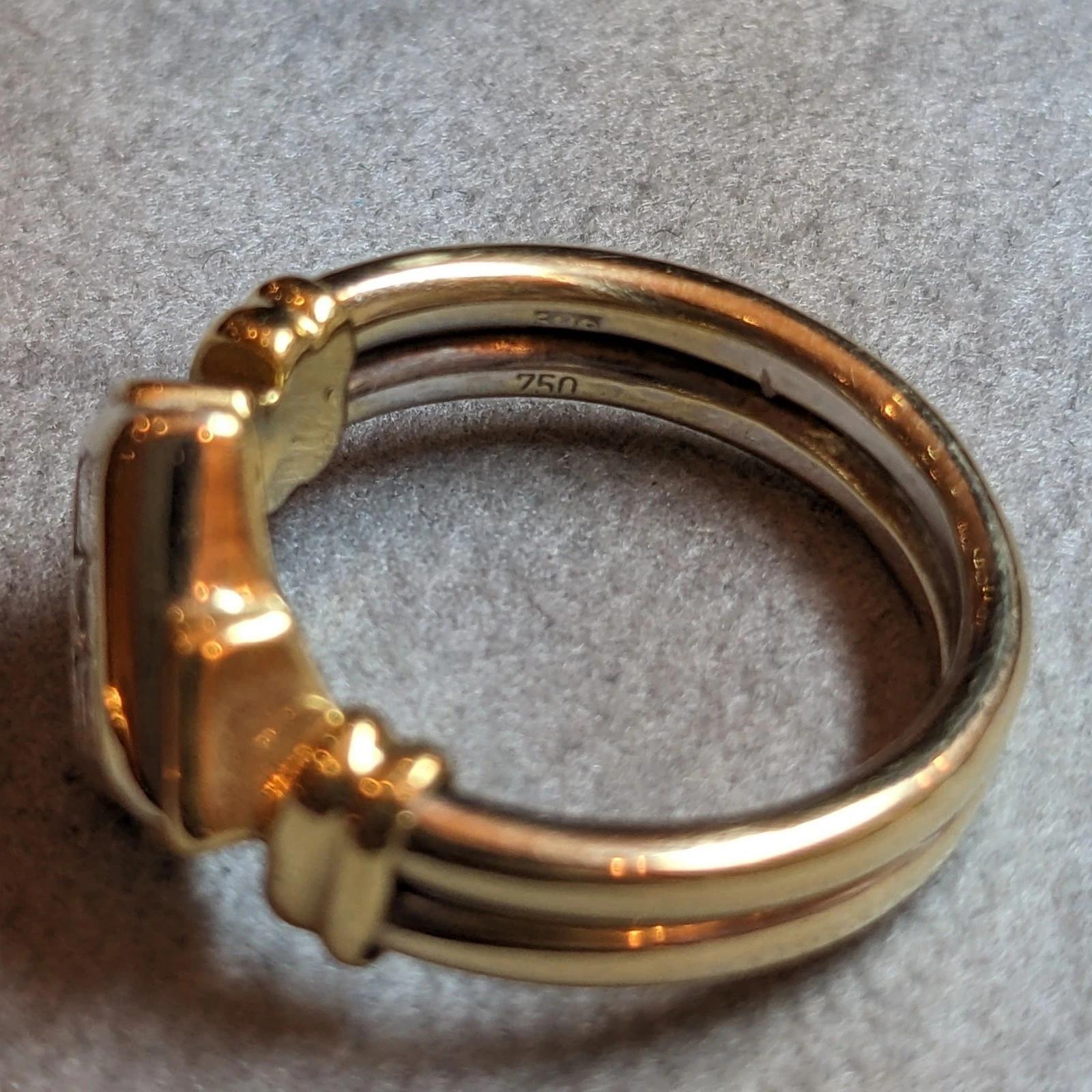 Anillo de diamantes talla princesa engastados en oro amarillo de 18k en venta 2