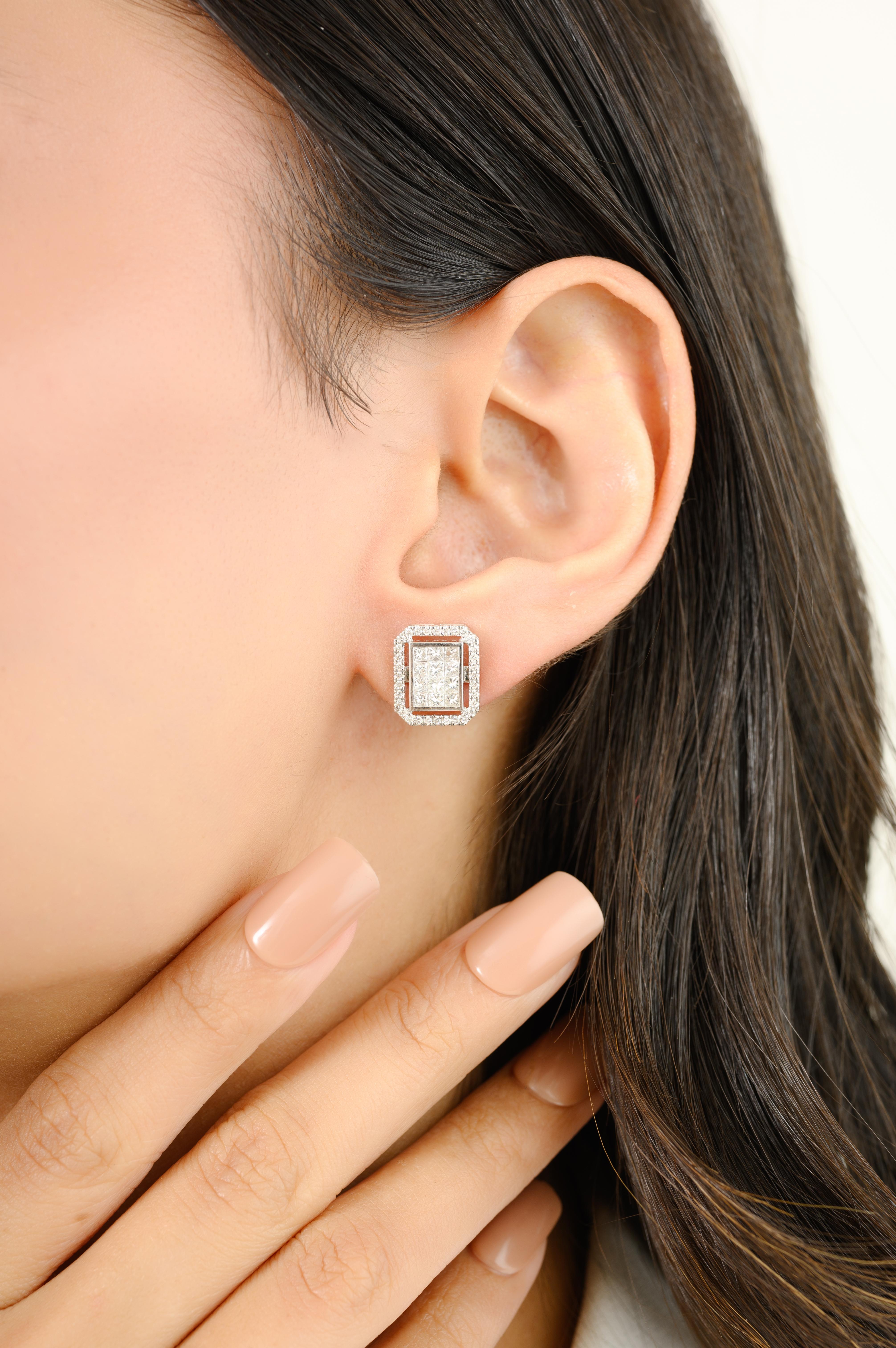 Orecchini Illusion Set con diamanti scintillanti da donna in oro 18 carati, per fare un figurone con il tuo look. Gli orecchini a perno ti serviranno per dare un tocco di classe al tuo look. Questi orecchini creano un look scintillante e lussuoso