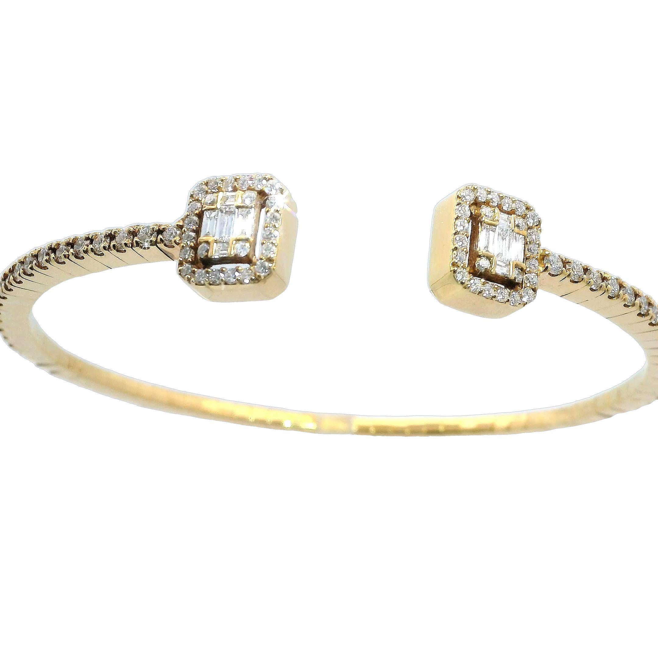 Questo elegante bracciale in oro rosa 18 carati è l'epitome del lusso e della raffinatezza. Adornato da una delicata fascia in oro rosa 18 carati, abbaglia con una serie simmetrica di diamanti brillanti che scintillano meravigliosamente da ogni