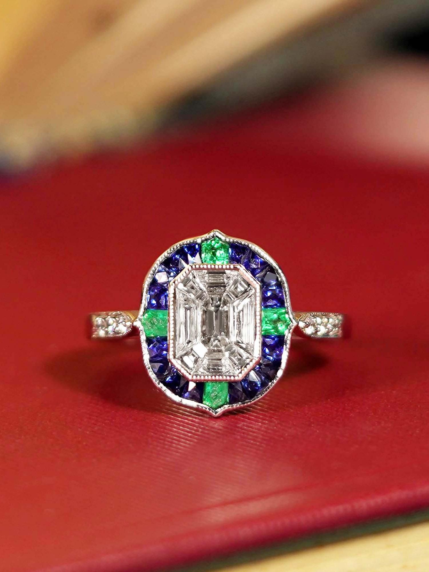 Illusion Setting Diamond Emerald Sapphire Engagement Ring in 18k White Gold In New Condition For Sale In Bangkok, TH