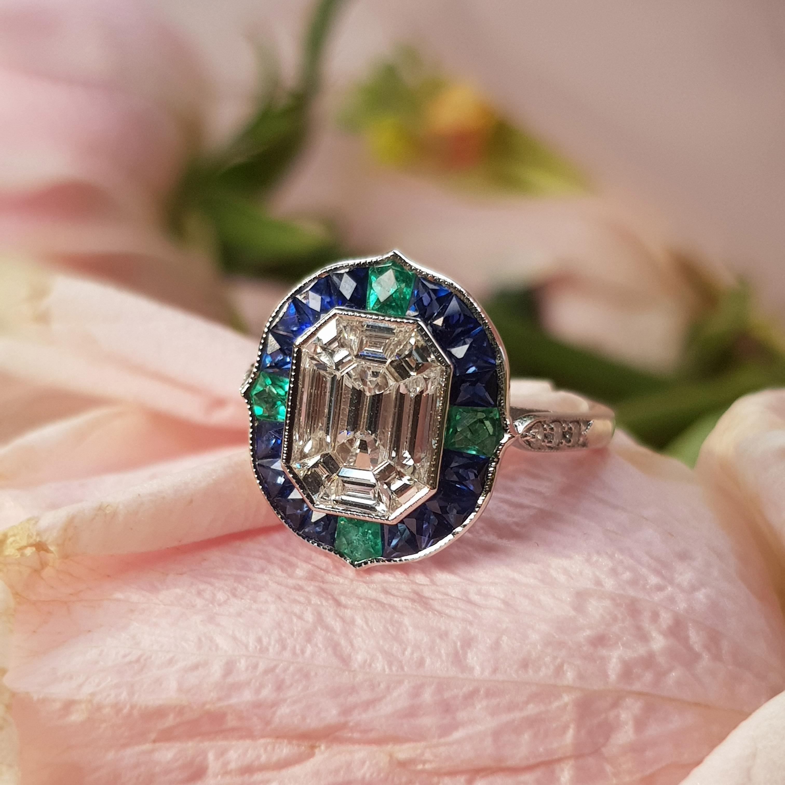 For Sale:  Illusion Setting Diamond with Sapphire Emerald Art Deco Style Ring in 18k Gold 3