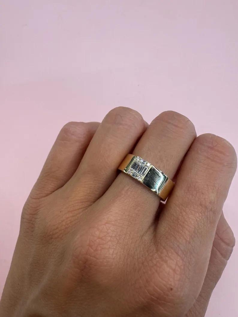 Illusion Setting Emerald Design Diamond Band Ring 0.30 Carats 14KT Yellow Gold In New Condition For Sale In New York, NY