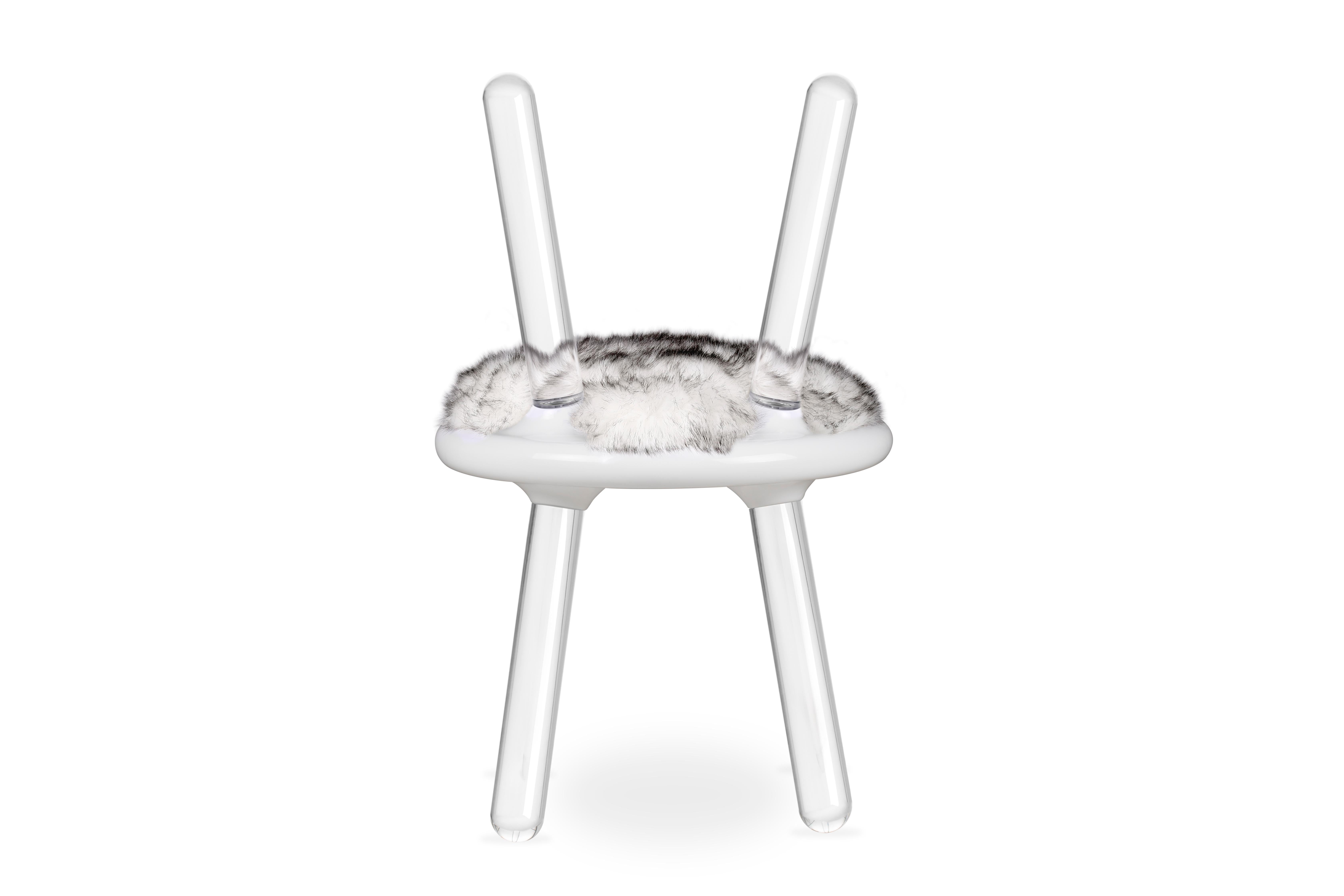 Portuguese Illusion White Bear Chair in Acrylic with Fur Seat by Circu Magical Furniture For Sale