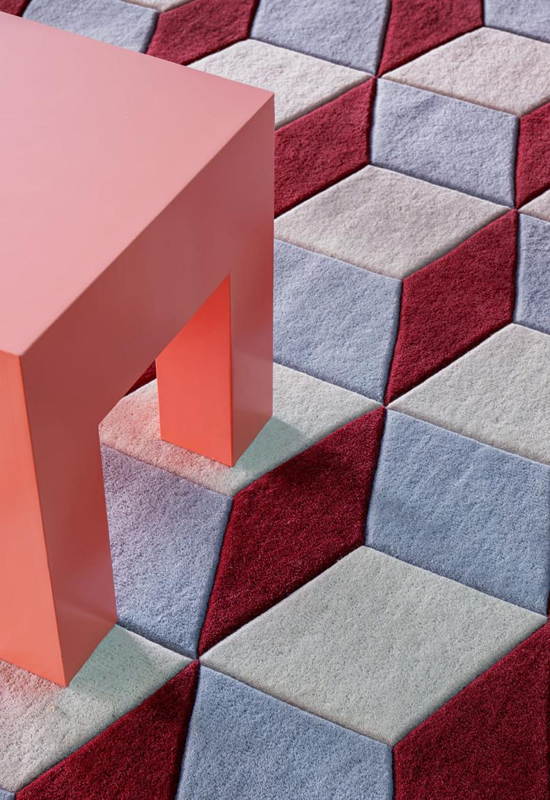 Il tappeto Illusion fa parte della collezione per il 10° anniversario di LAYERED, Ten Years Unfolded. Celebrando un decennio di design audace e innovazione, questa collezione riflette l'impegno di LAYERED per un artigianato creativo e senza