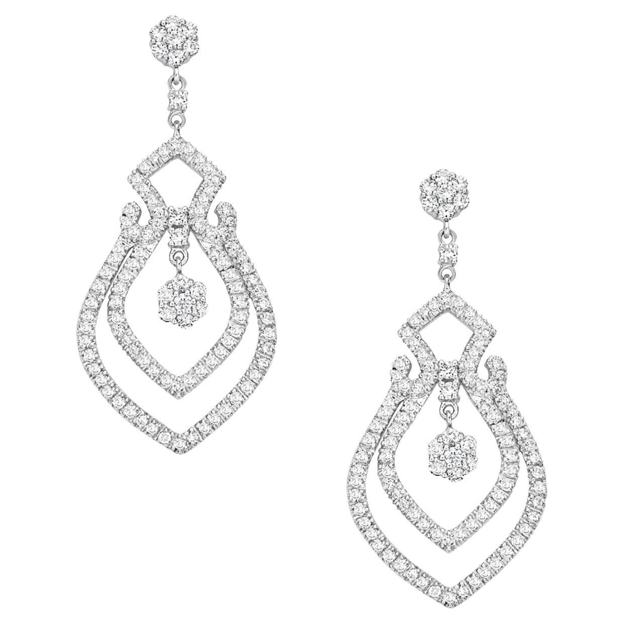 High Quality VS Diamonds Dangle Earrings Made in 18k White Gold For Sale