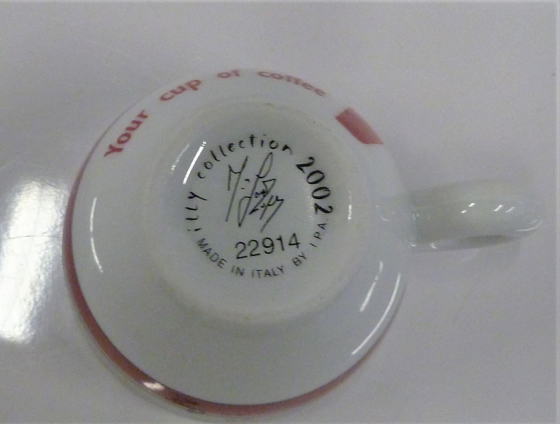 illy coffe cup