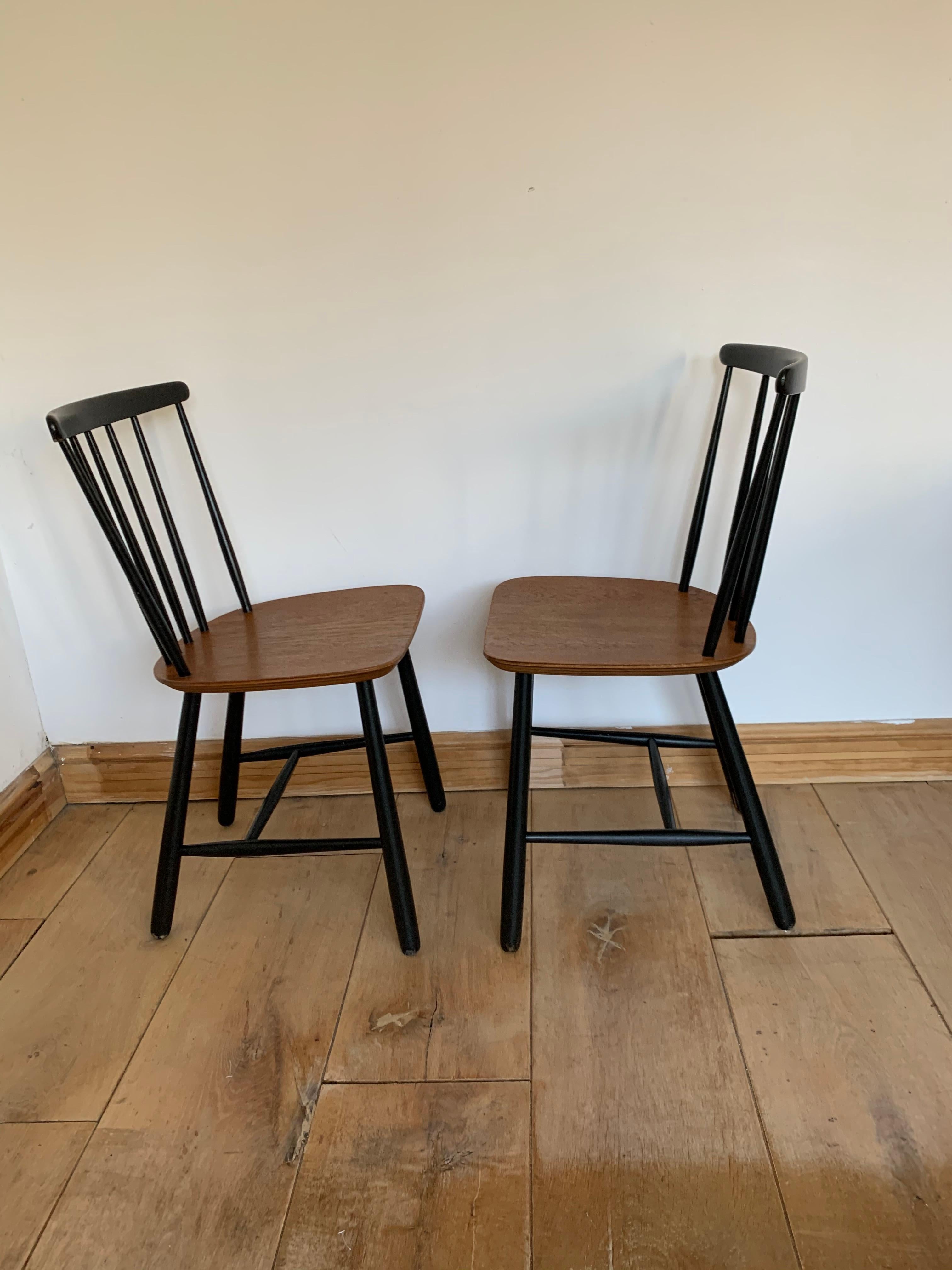 20th Century Spindle Wood Ilmar Tapiovaara Style Classic Chairs, 1960s Set of 2 2