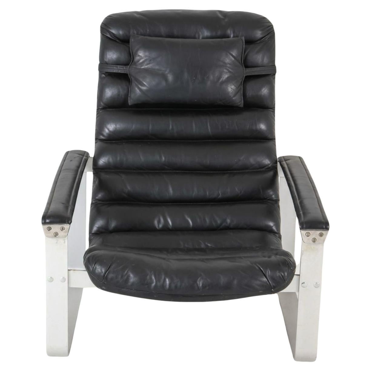 Scandinave moderne Ilmari Lappalainen Chaise basse Pulkka en cuir noir en vente
