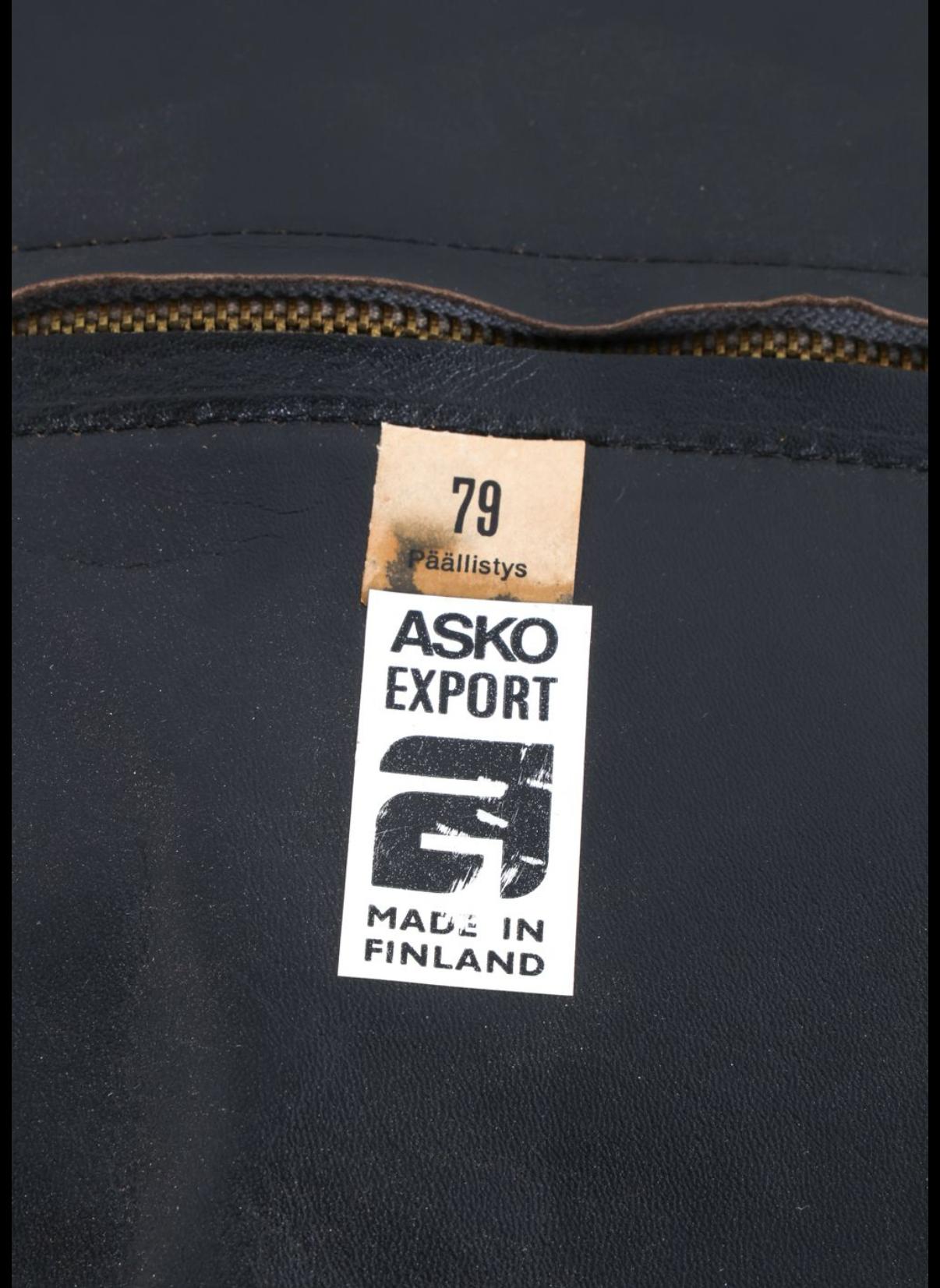 Ferronnerie Ilmari Lappalainen Chaise basse Pulkka en cuir noir en vente