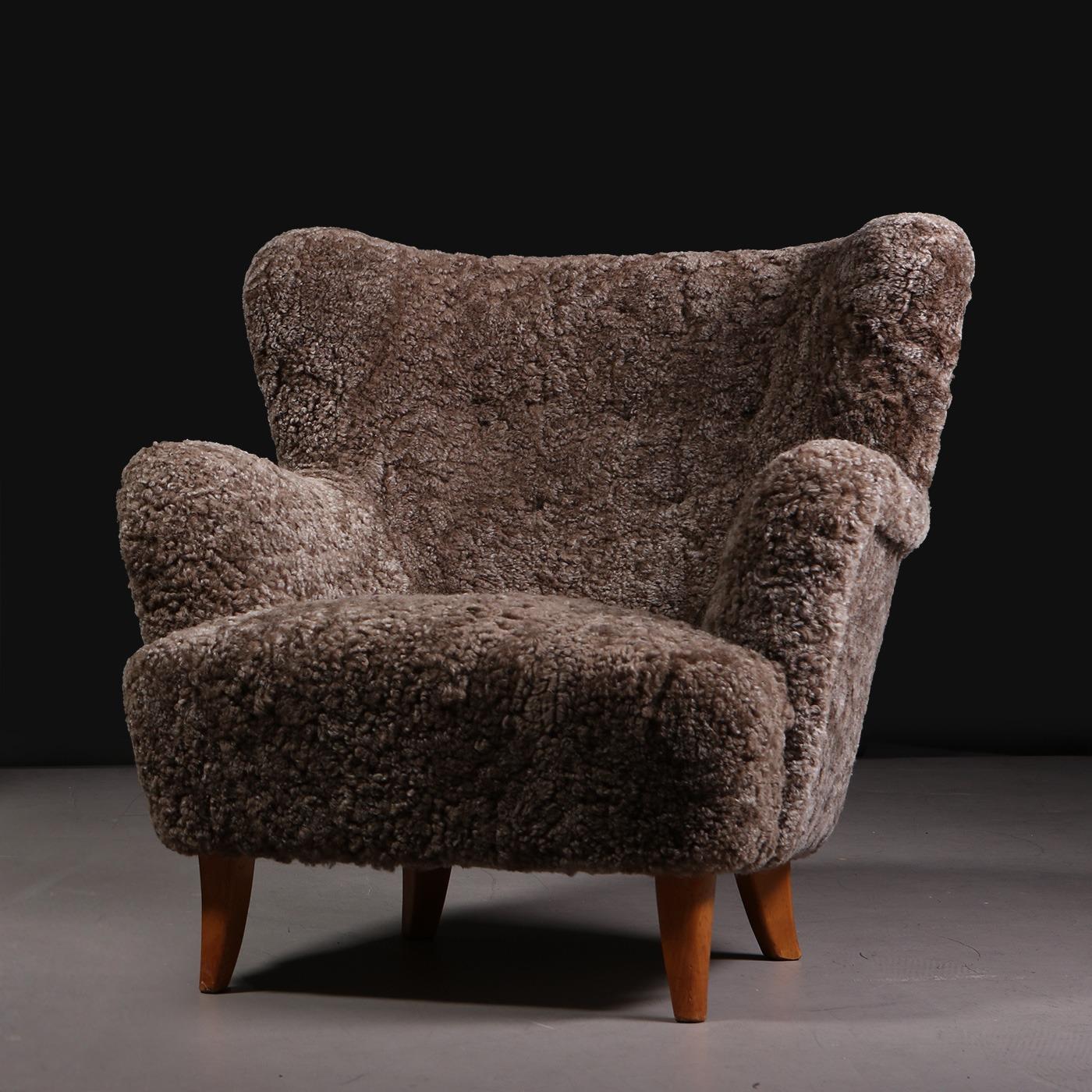 Metà XX secolo Ilmari Lappalainen per Asko Coppia di poltrone 'Laila' in pelle di pecora, anni '50 in vendita