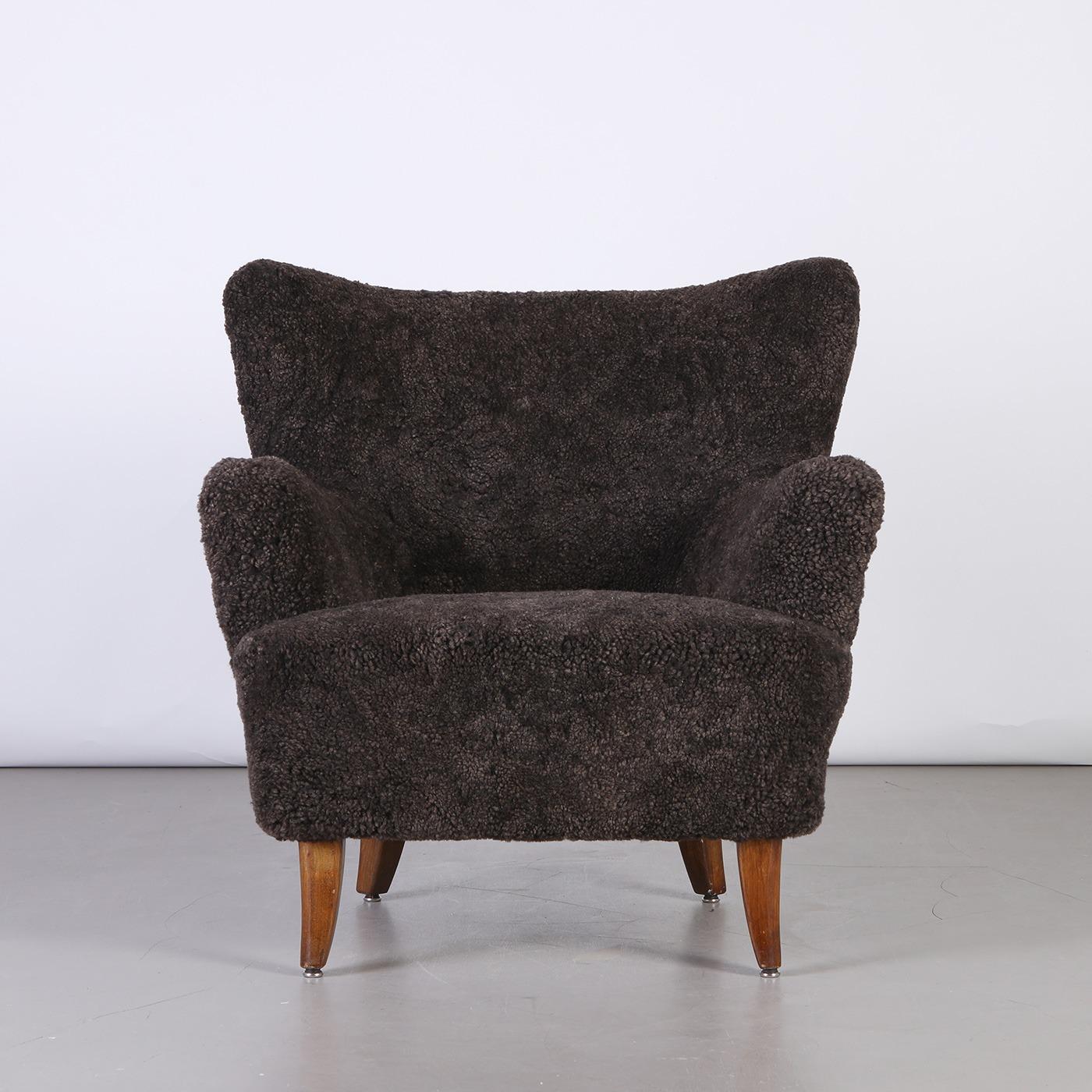 Scandinavo moderno Poltrona 'Laila' di Ilmari Lappalainen in pelle di pecora espressa, anni '50 in vendita