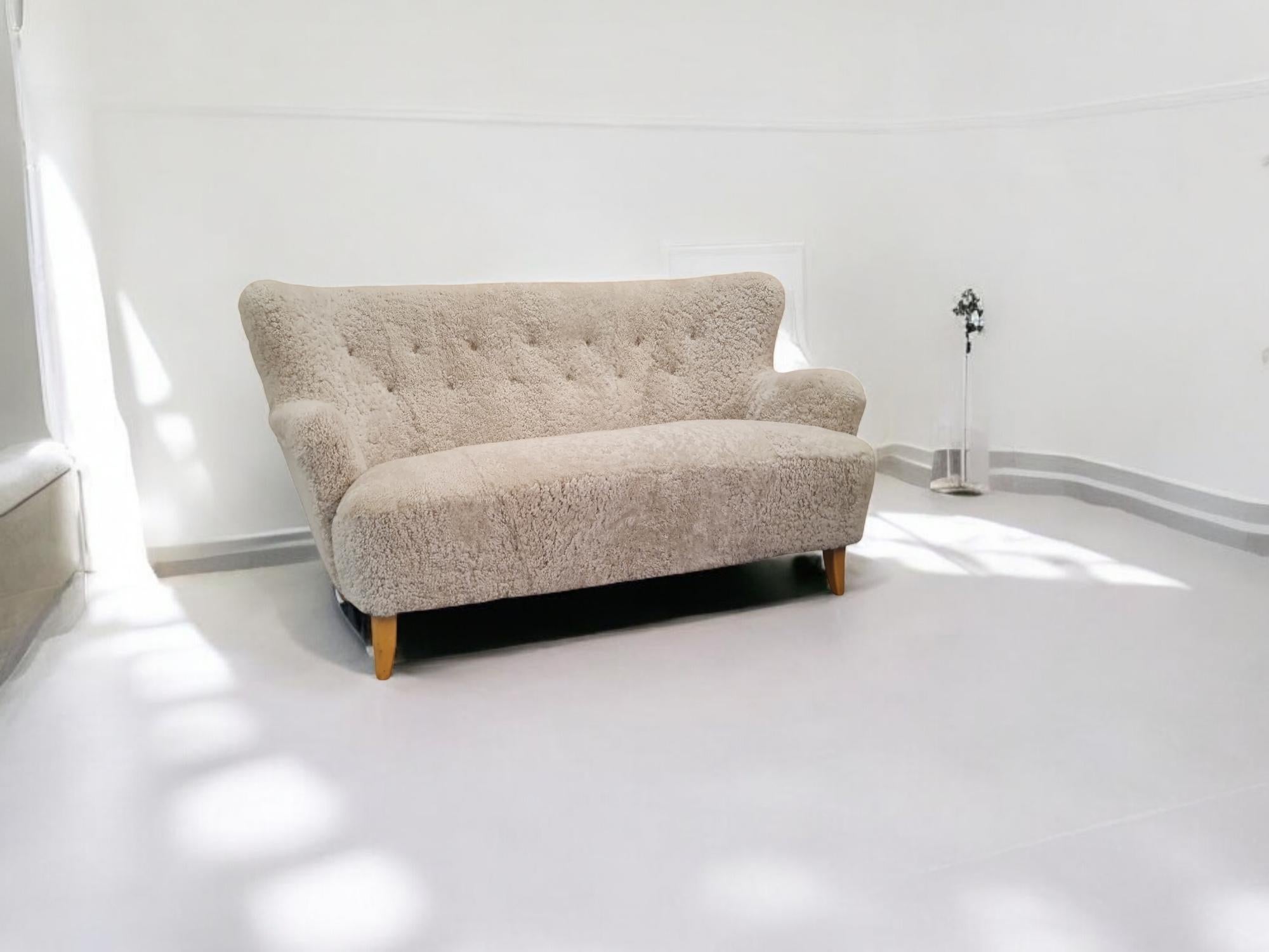 Mid-Century moderno Ilmari Lappalainen Divano Laila Modello 238 in pelle di pecora, Asko 1940s in vendita