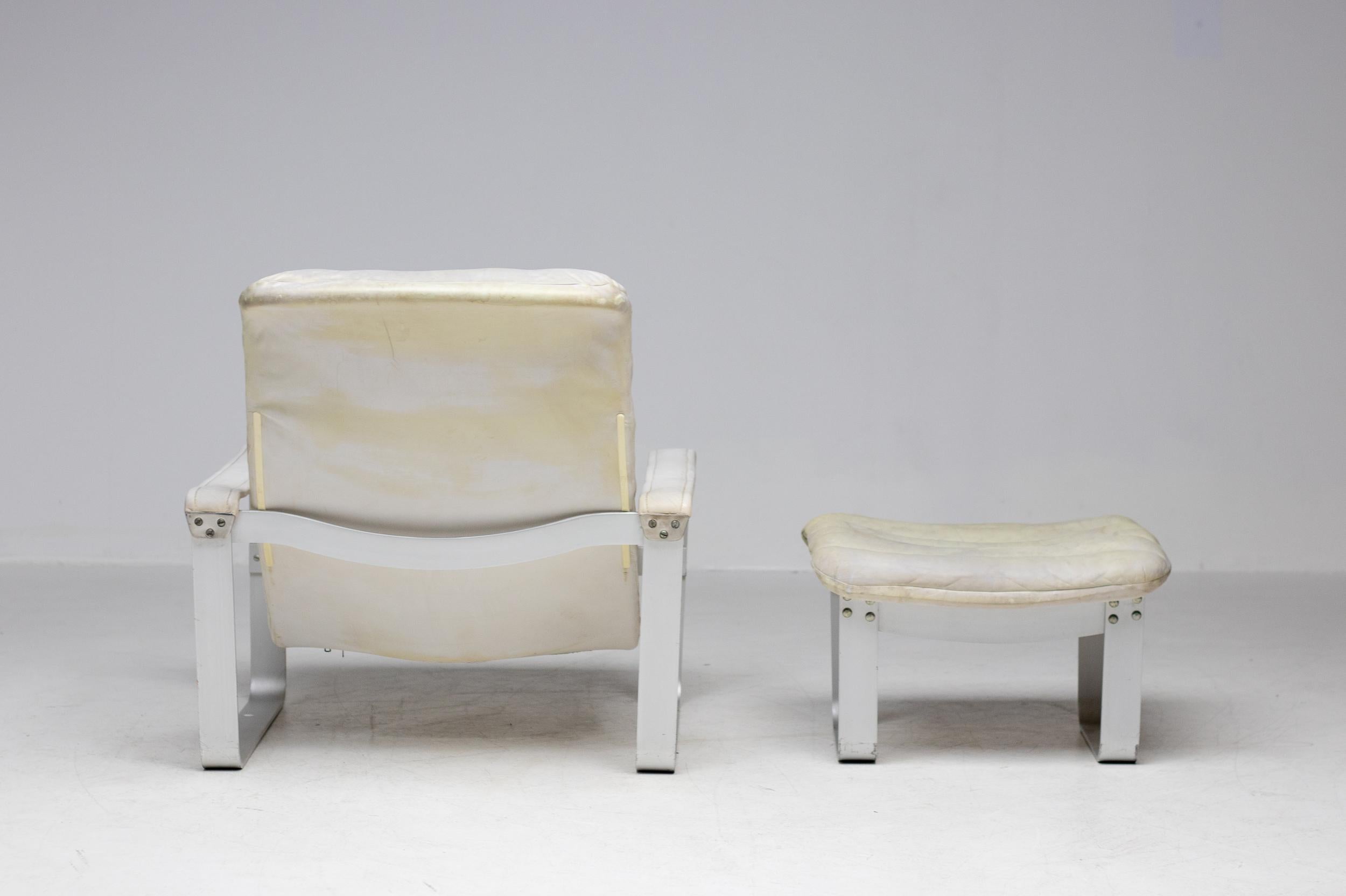Ilmari Lappalainen Pulkka Chair and Ottoman In Fair Condition For Sale In Dronten, NL