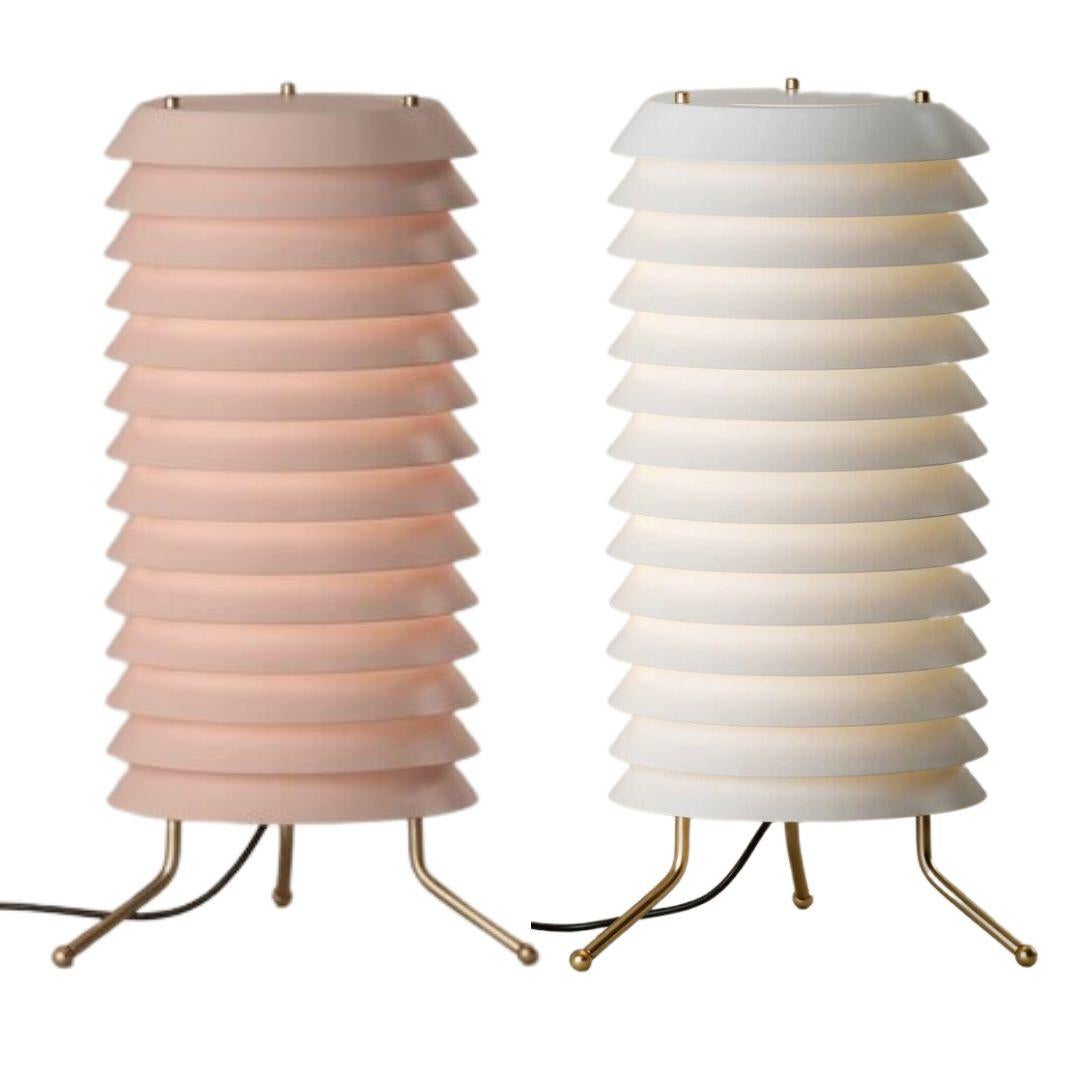 Ilmari Tapiovaara 'Maija' Table Lamp in Brass and White for Santa & Cole For Sale 3
