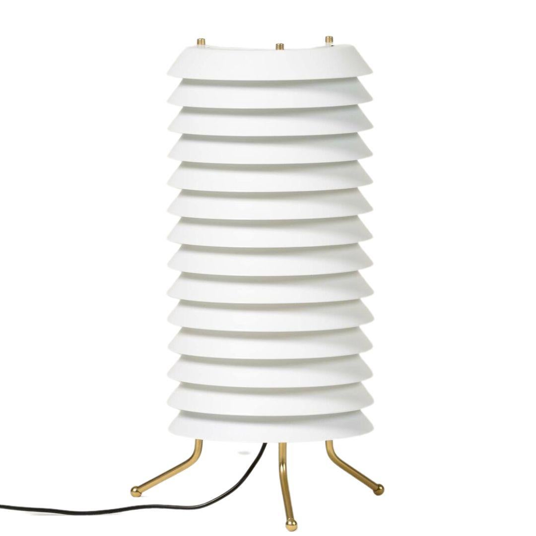 Ilmari Tapiovaara 'Maija' Table Lamp in Brass and White for Santa & Cole In New Condition For Sale In Glendale, CA