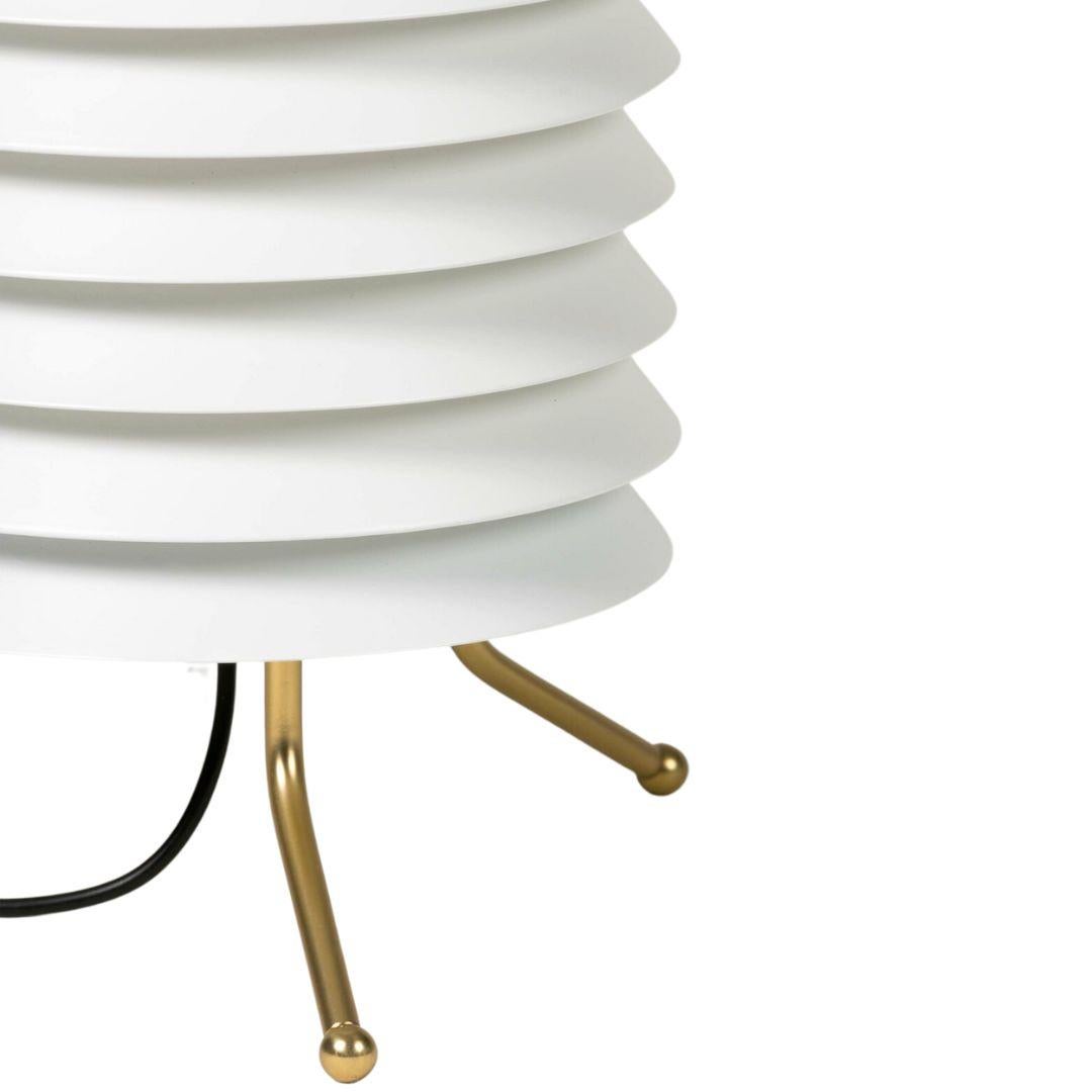 Ilmari Tapiovaara 'Maija' Table Lamp in Brass and White for Santa & Cole For Sale 1
