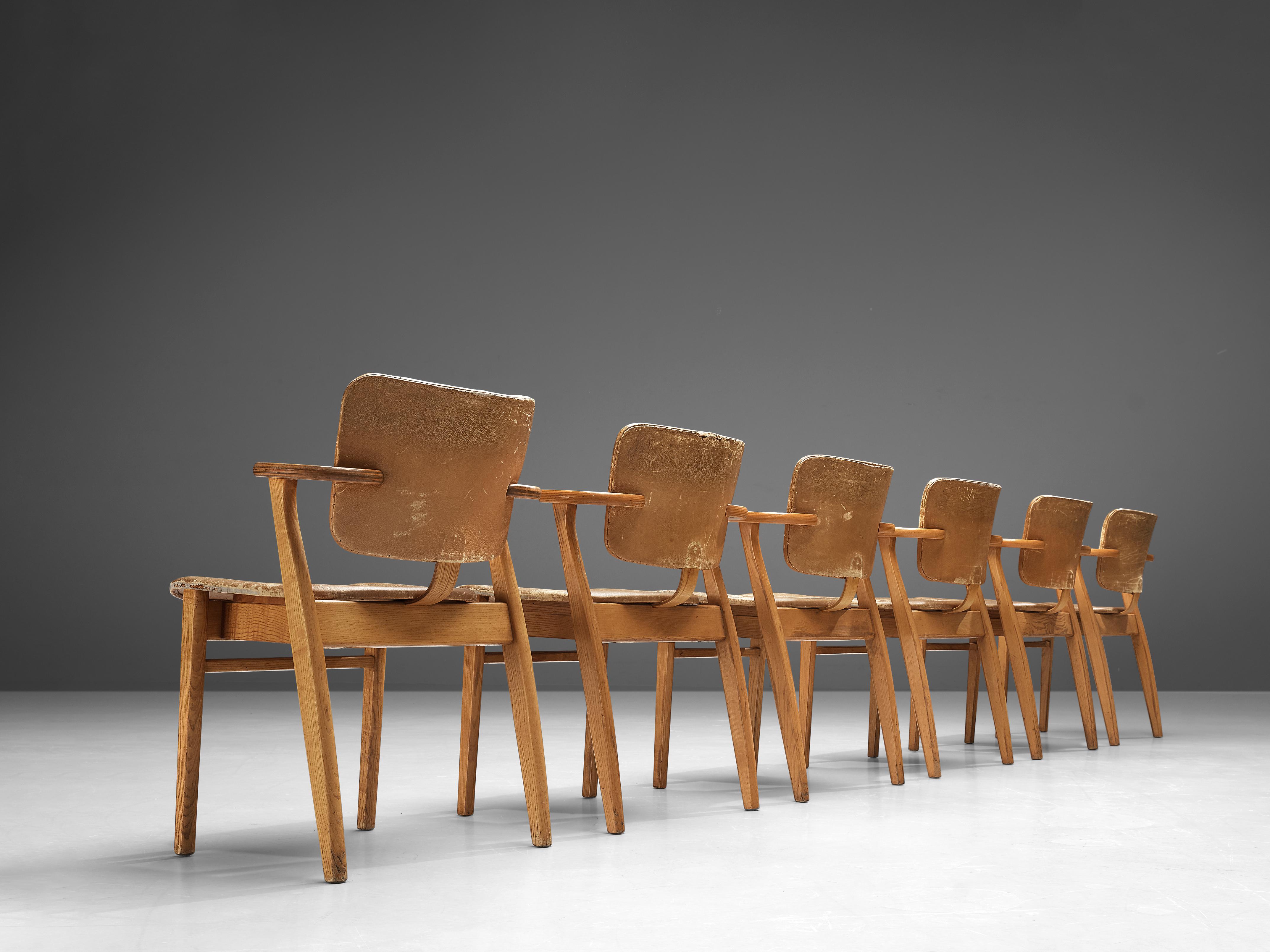 Ilmari Tapiovaara Armchairs 'Domus' in Beech and Patinated Leather 4