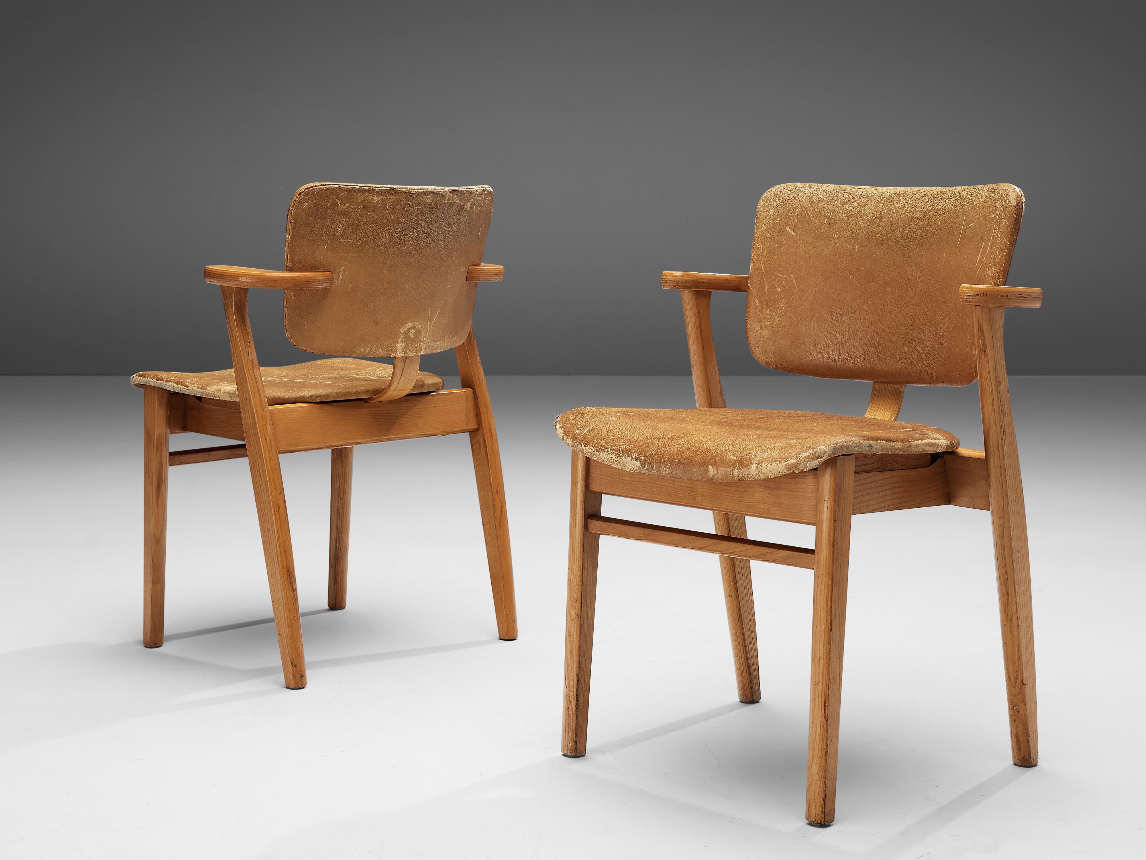 Ilmari Tapiovaara Armchairs 'Domus' in Beech and Patinated Leather In Good Condition In Waalwijk, NL