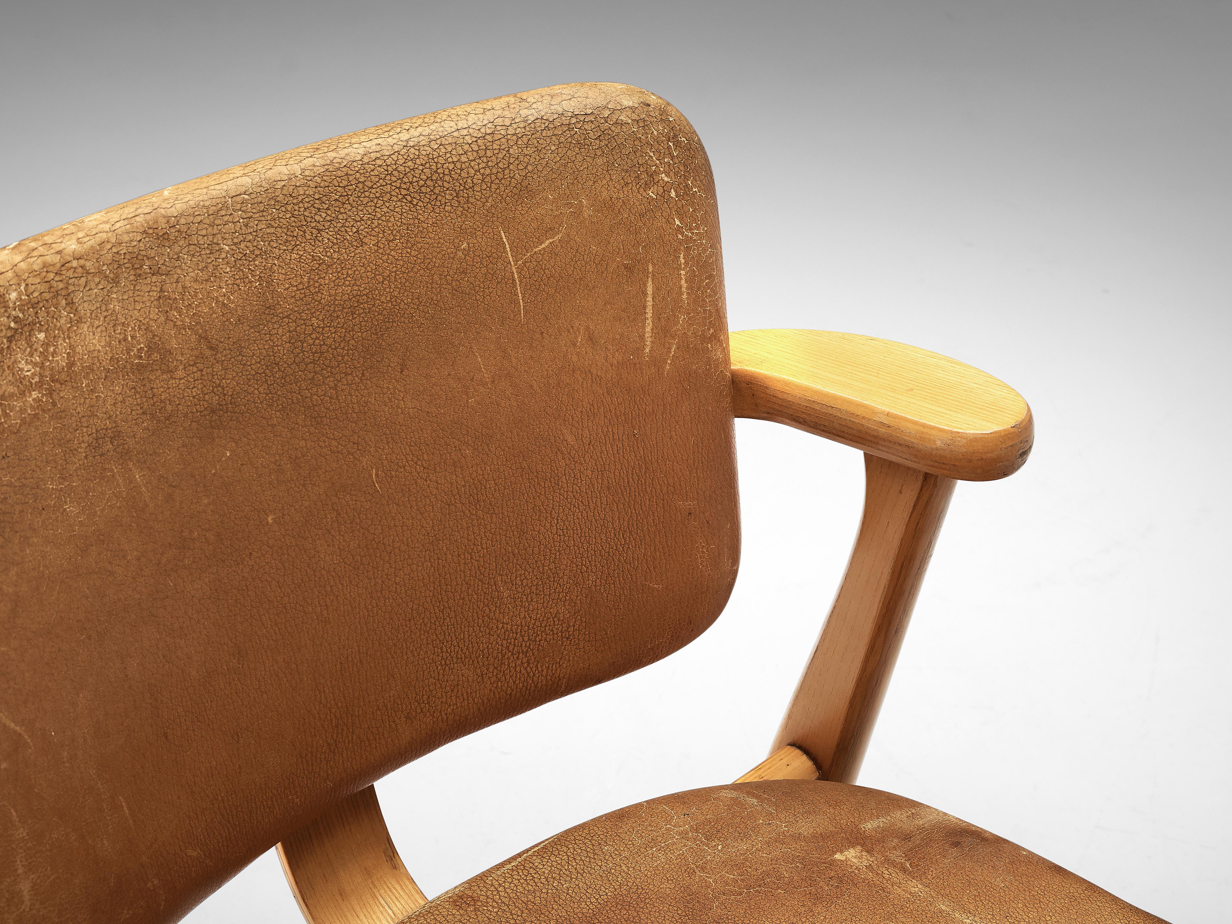 Ilmari Tapiovaara Armchairs 'Domus' in Beech and Patinated Leather In Good Condition In Waalwijk, NL